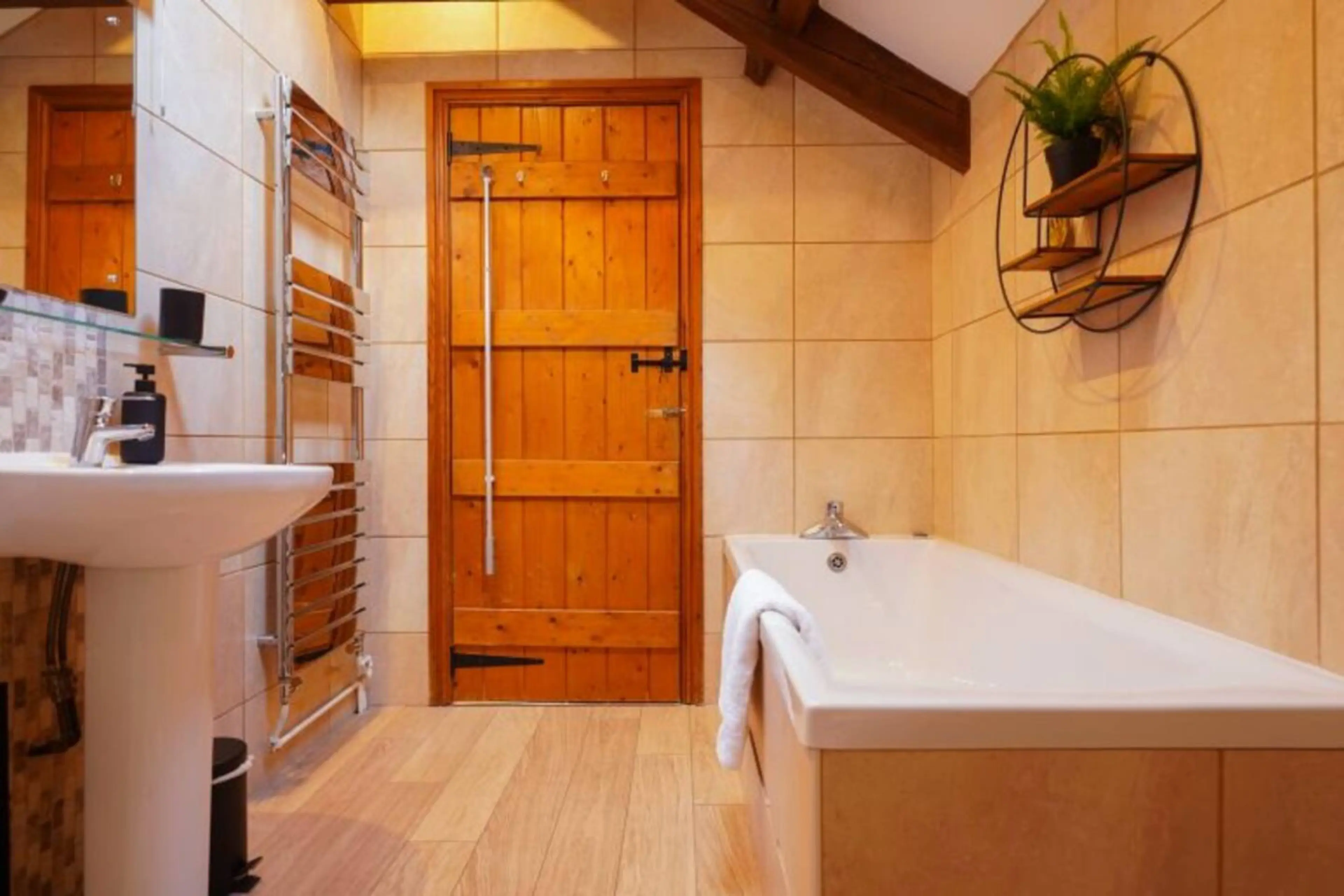 The Dairy Cottage - Image 11