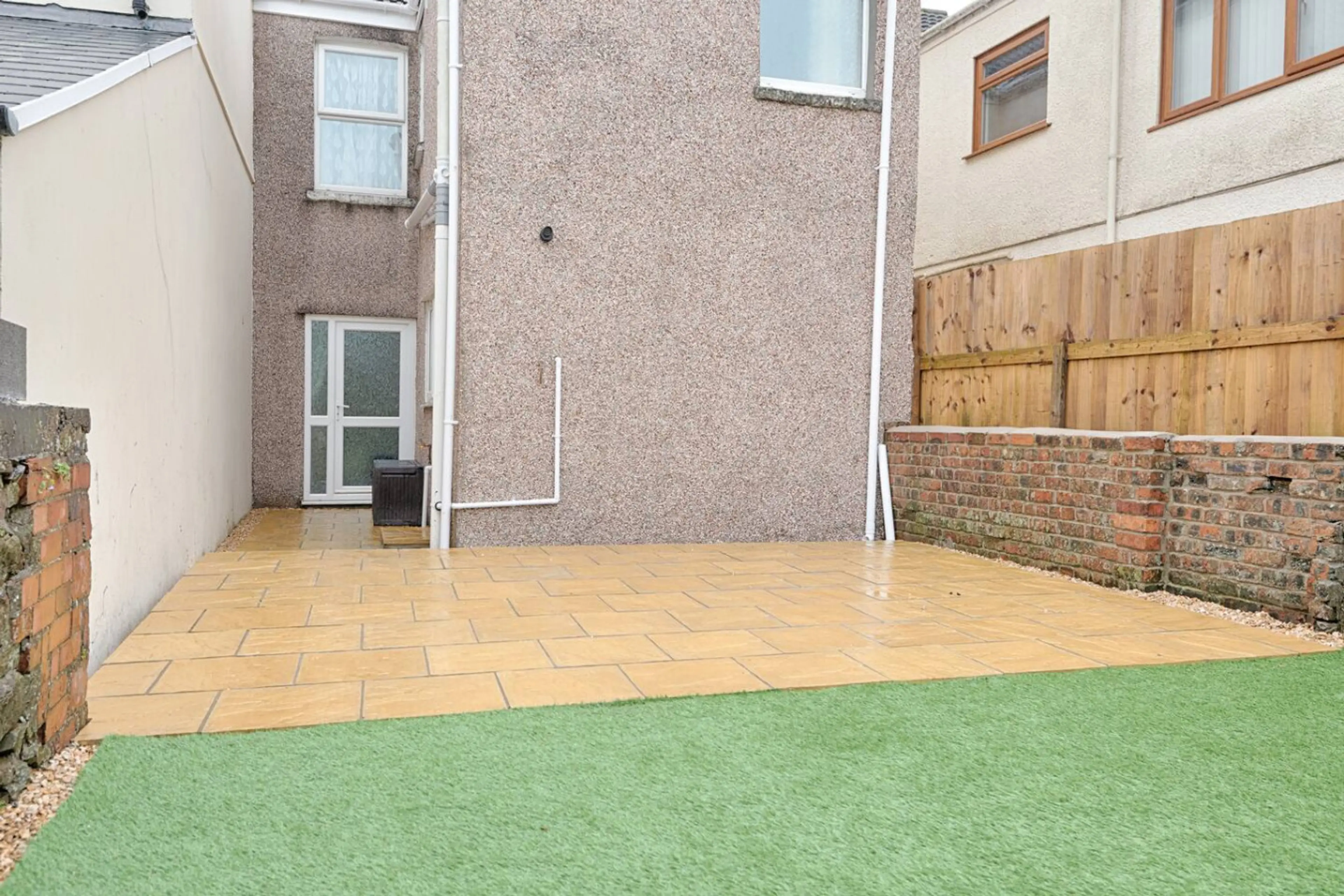 27 Eaton Road - Image 12