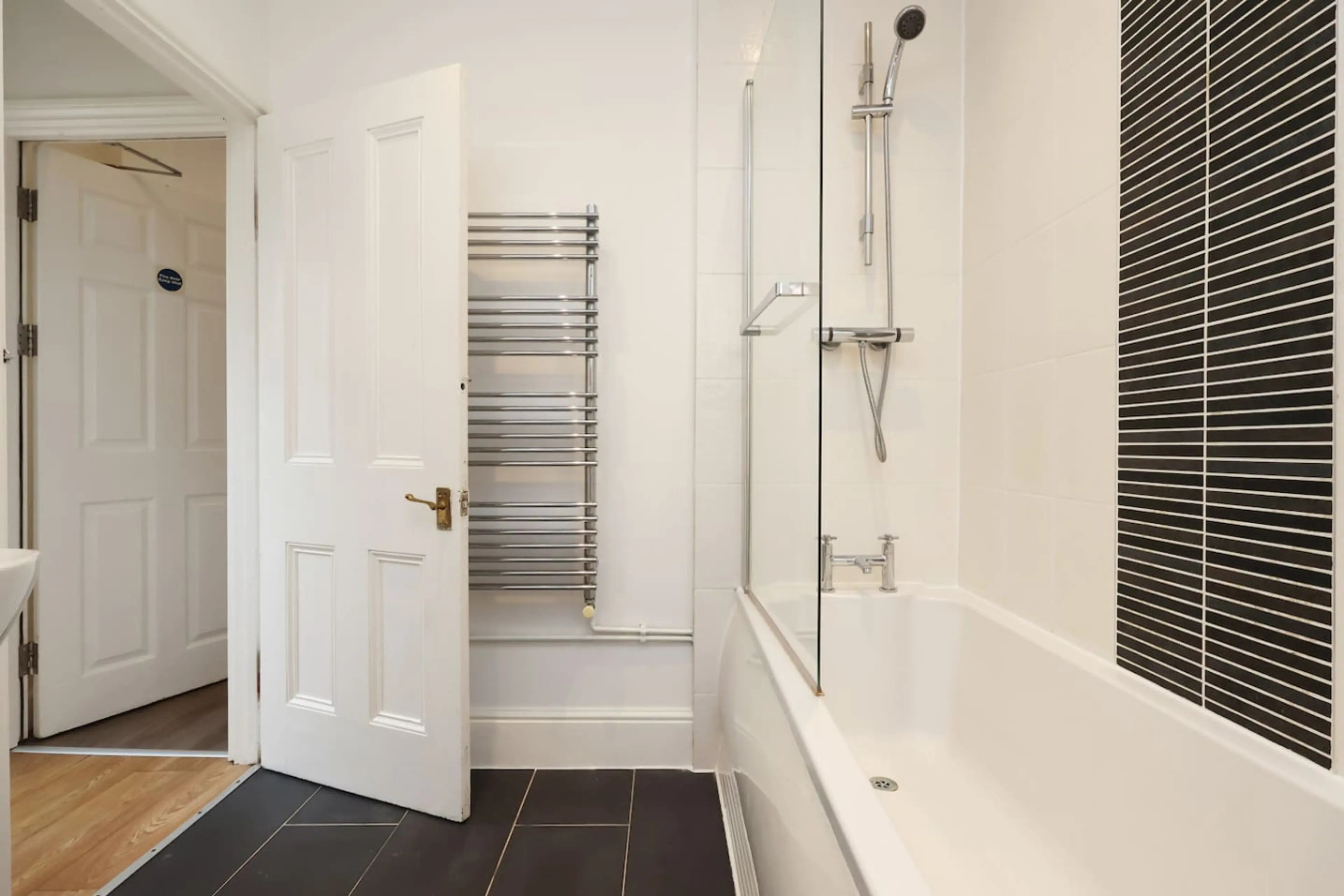 8 St Albans Road - Image 90