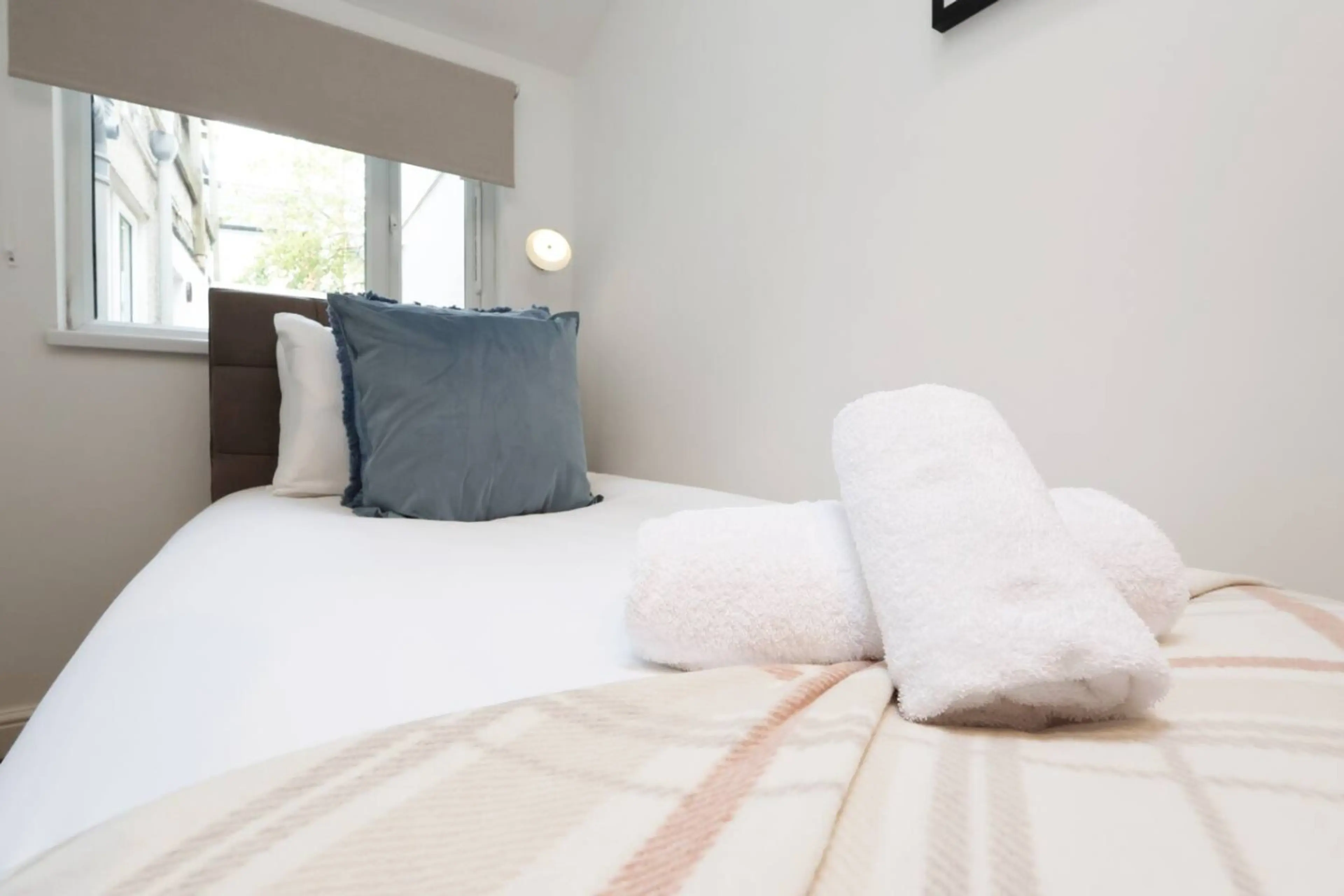 8 St Albans Road - Image 70