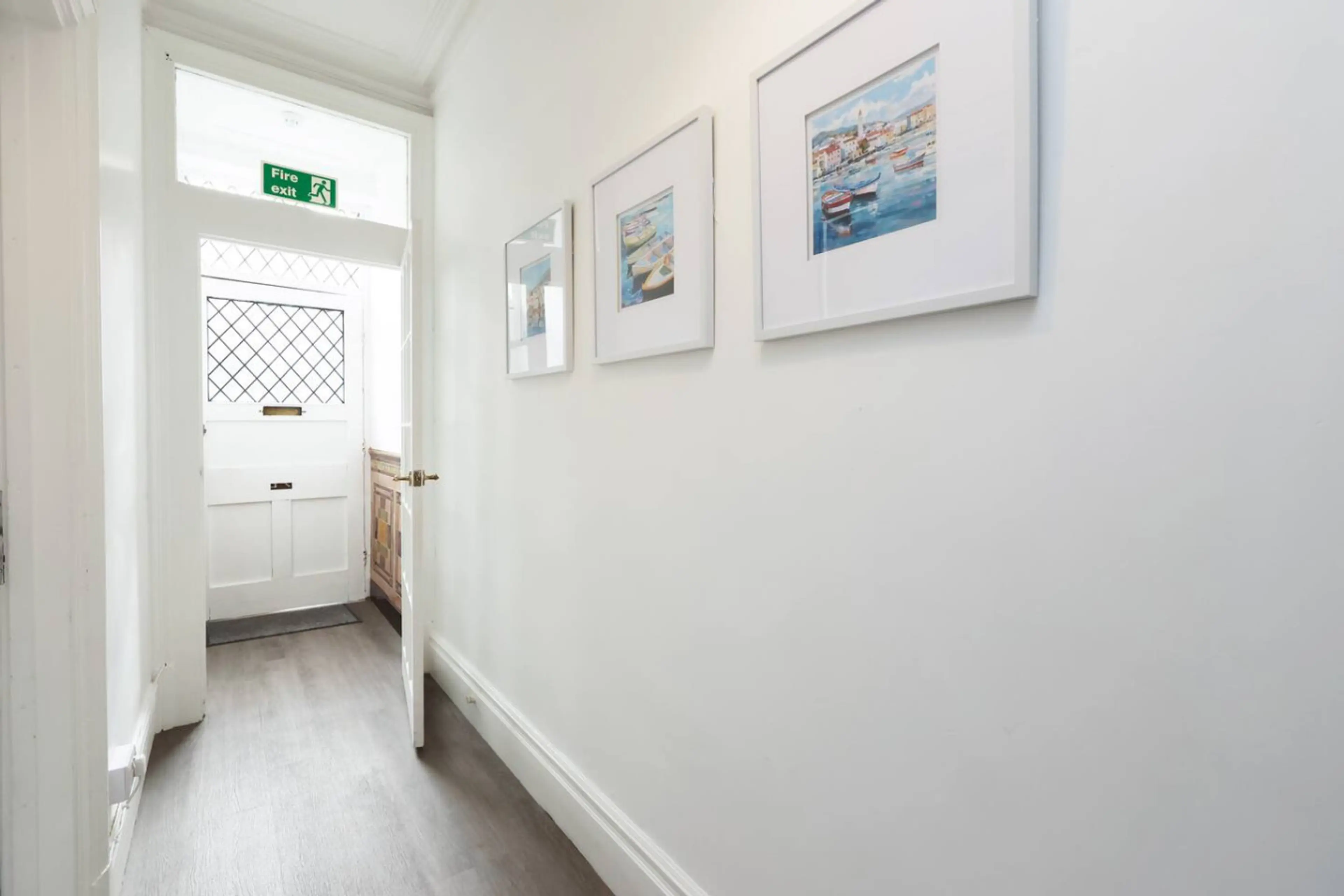 8 St Albans Road - Image 40