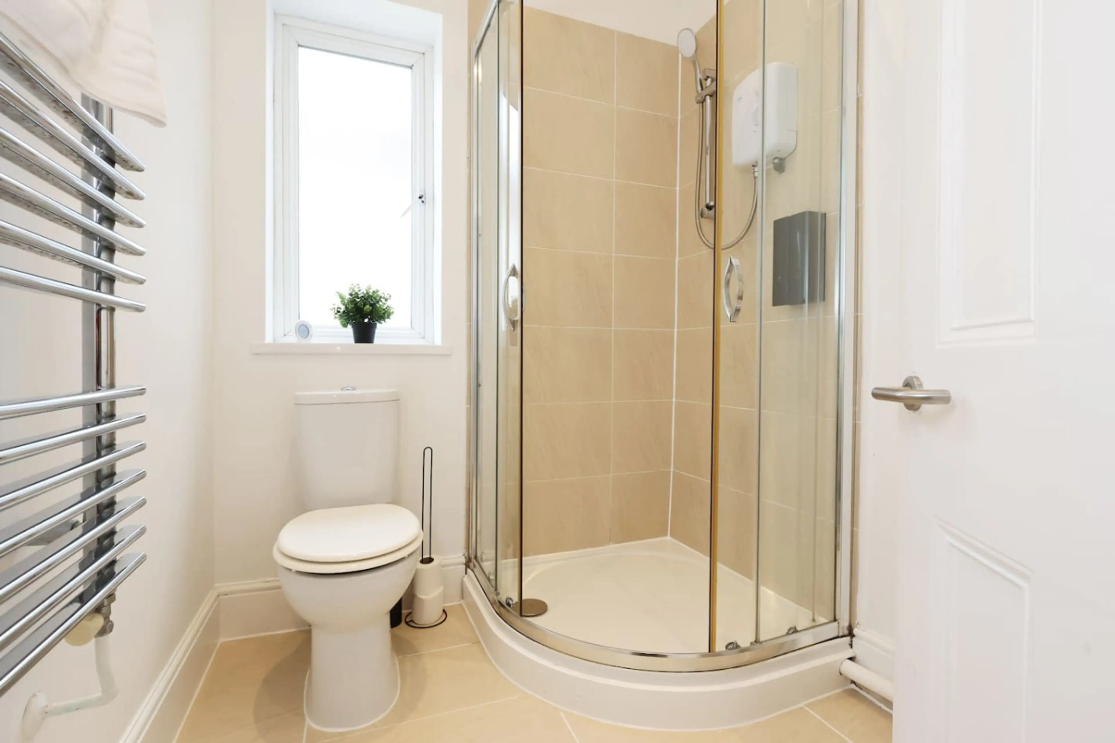 8 St Albans Road - Image 55