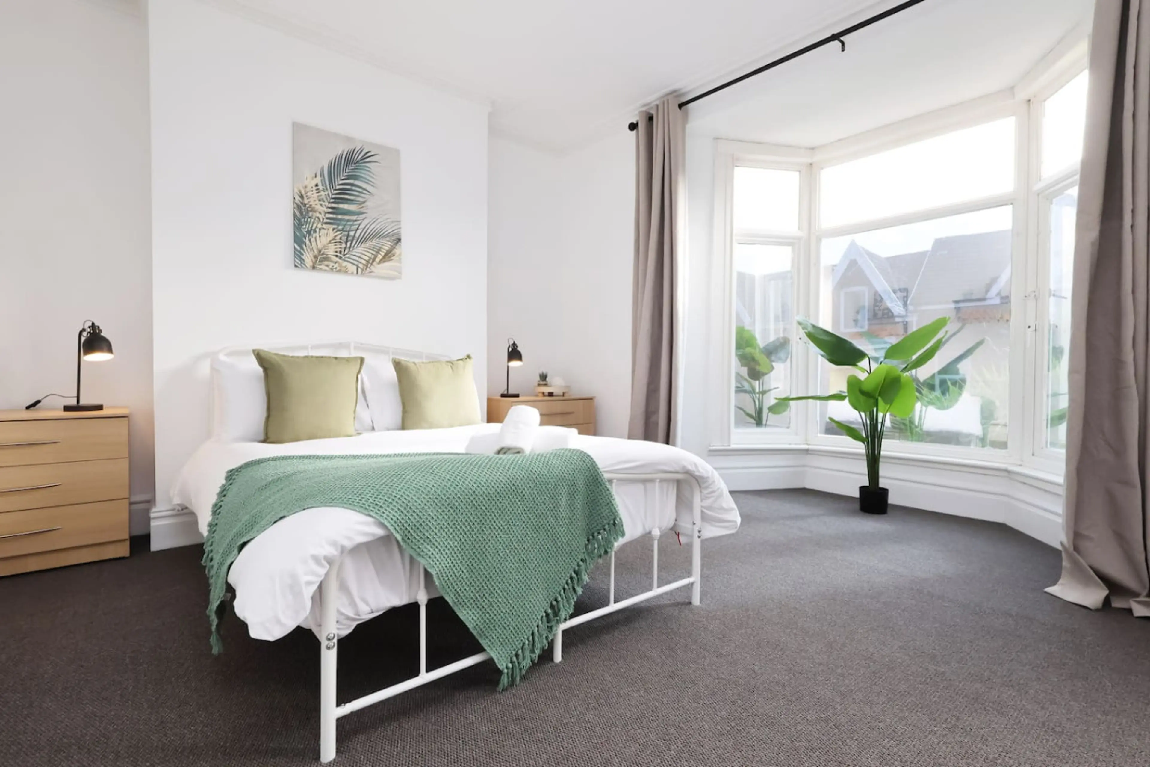 8 St Albans Road - Image 1