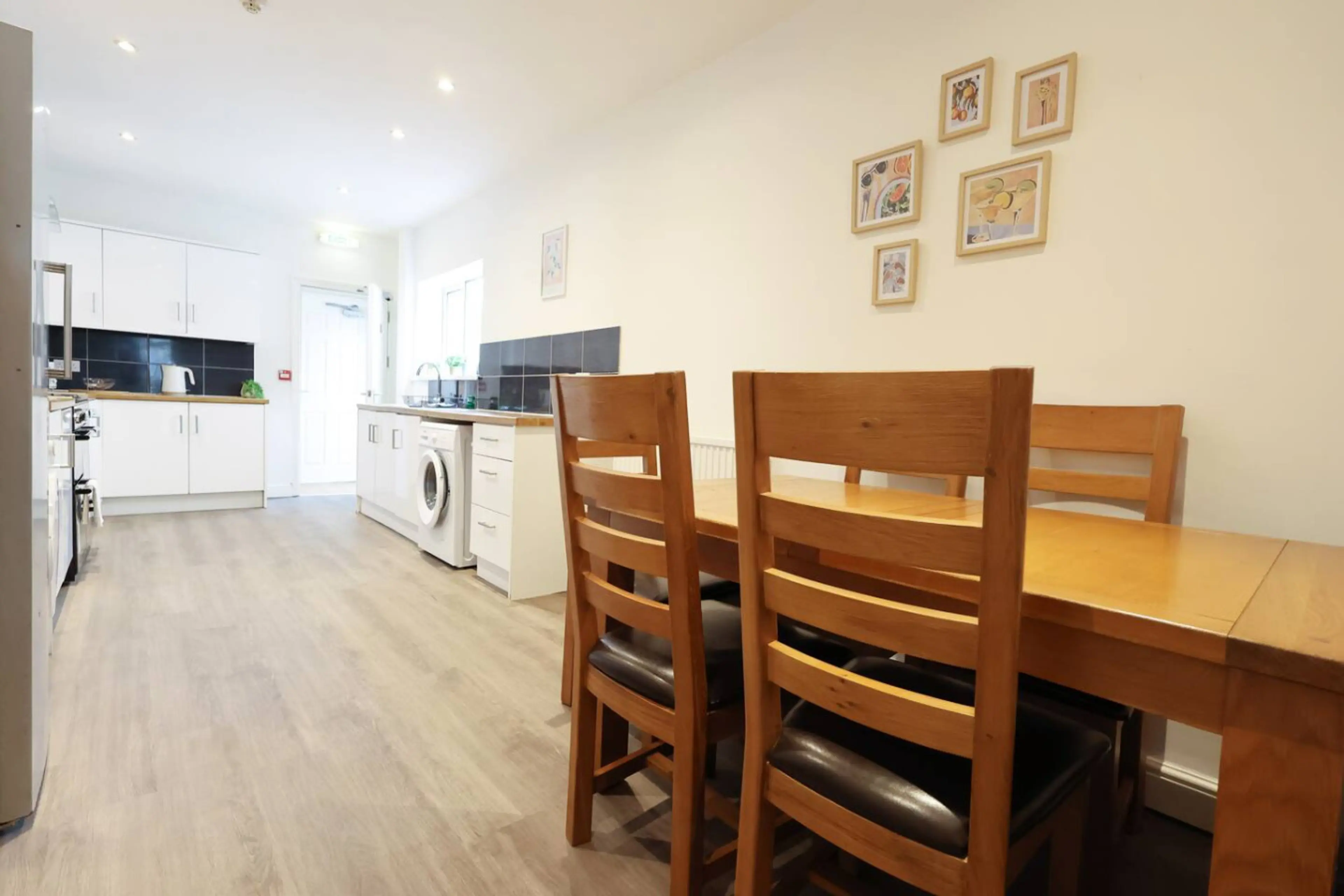 8 St Albans Road - Image 77