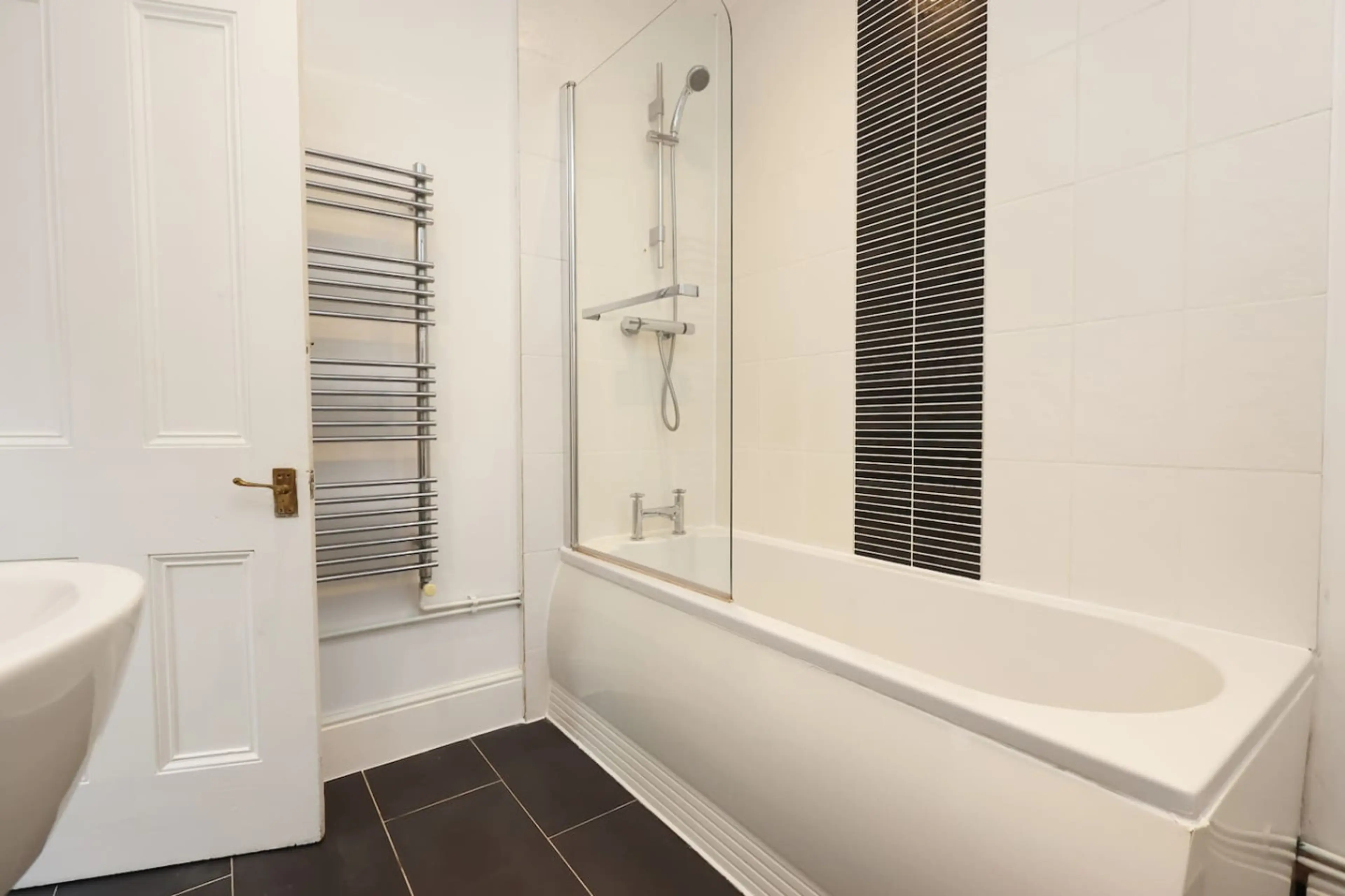 8 St Albans Road - Image 87