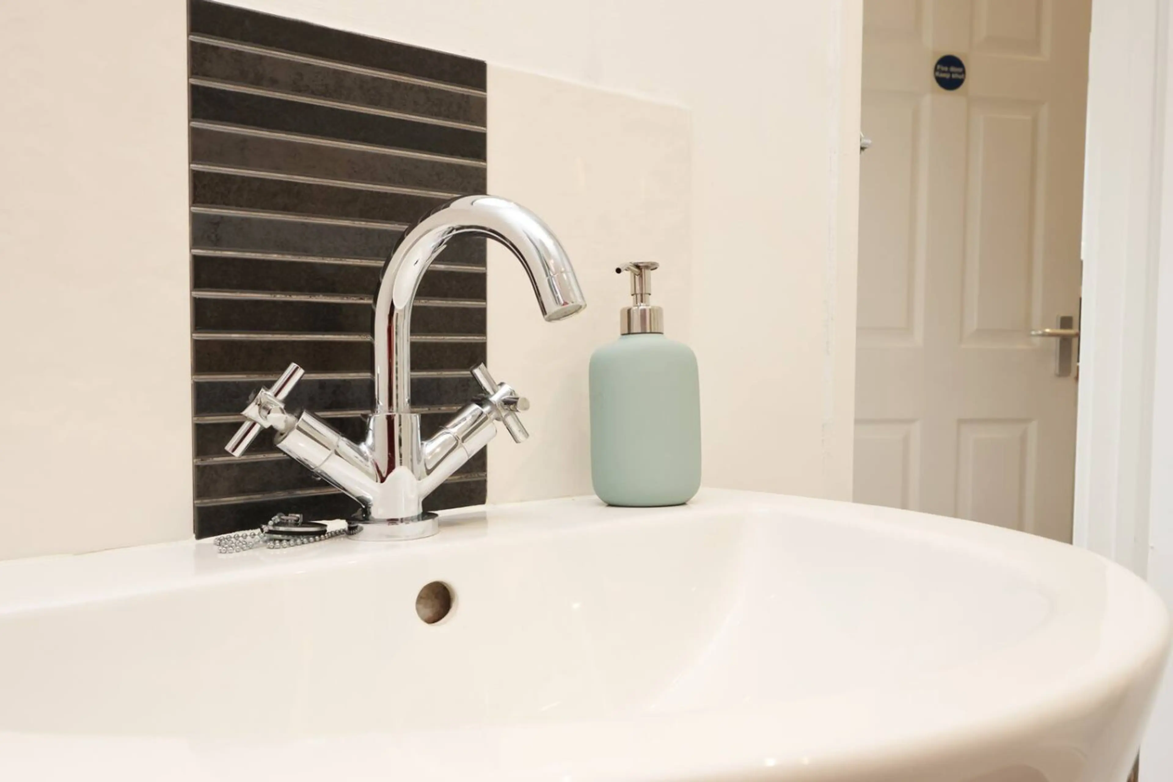 8 St Albans Road - Image 42