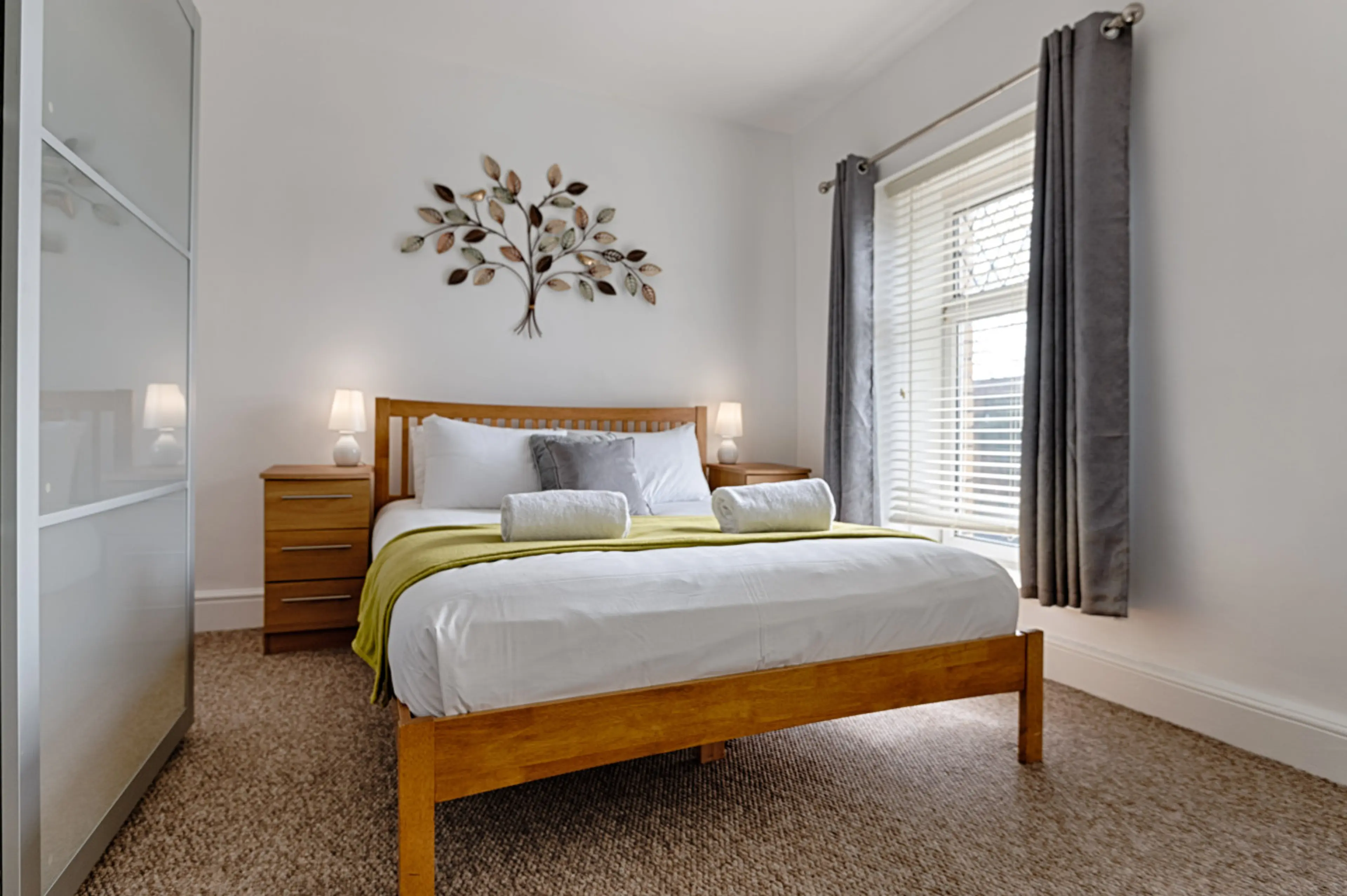 8 Castle Street - Image 1