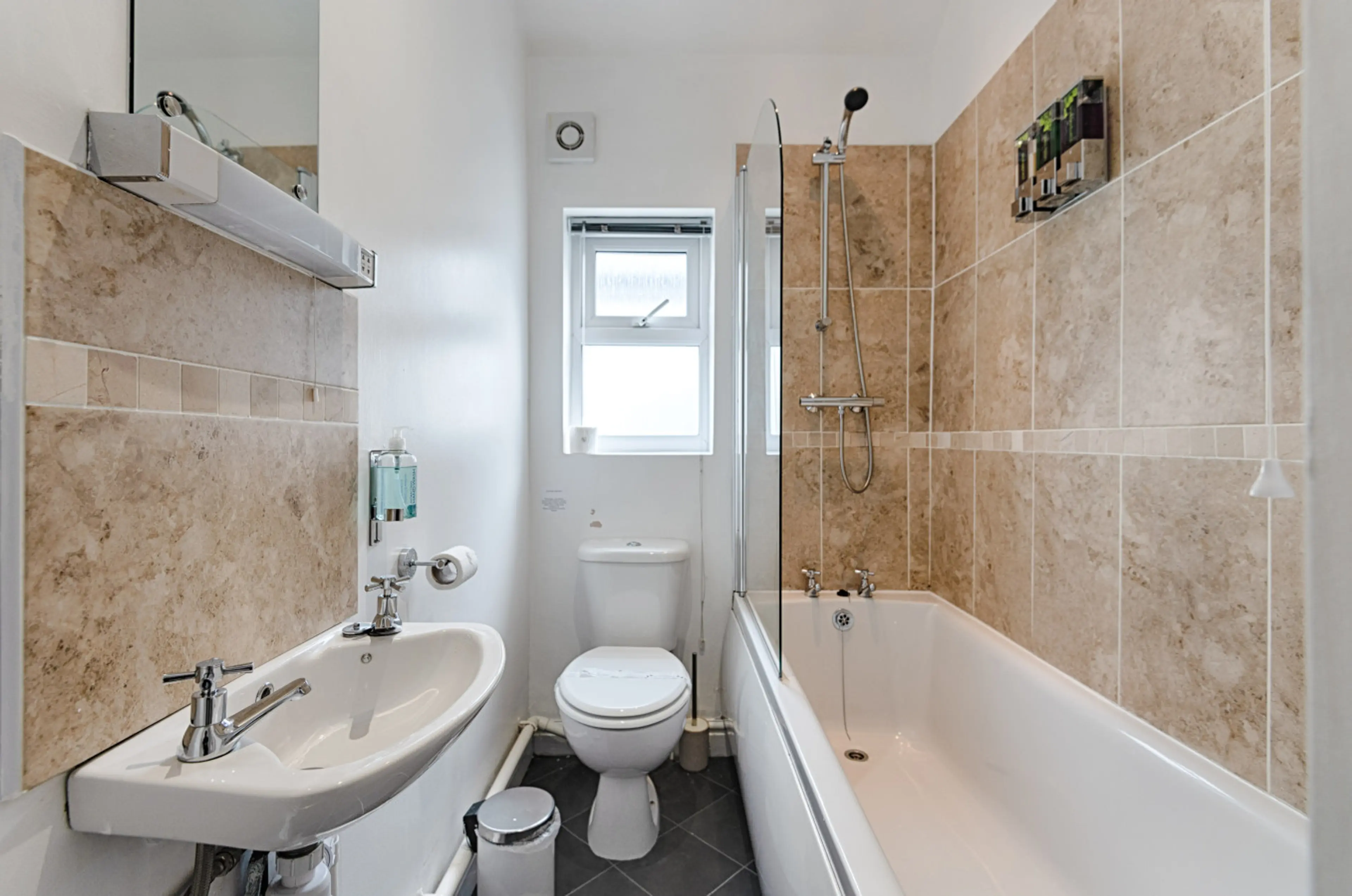 8 Castle Street - Image 4