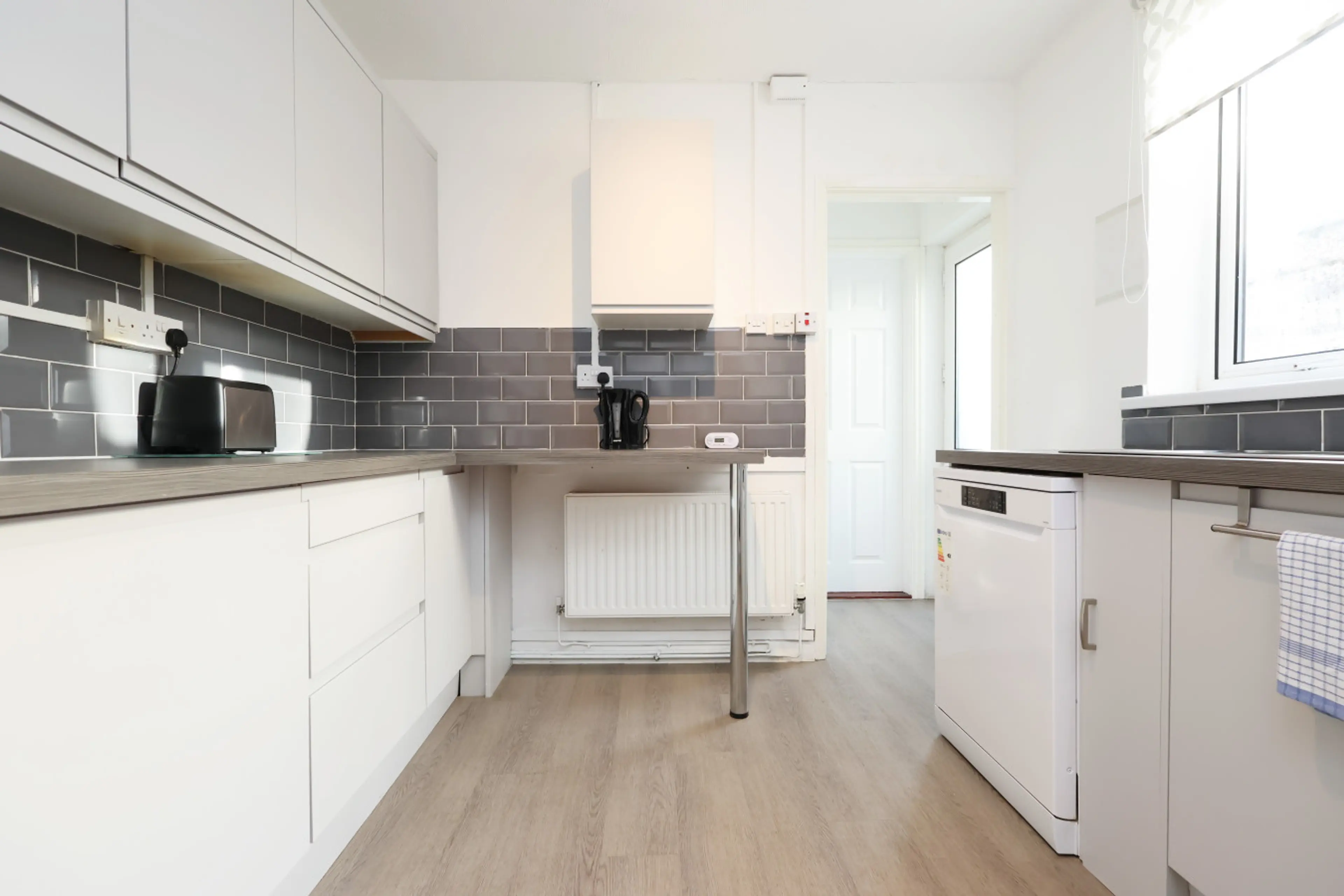 41 Pant Street - Image 11