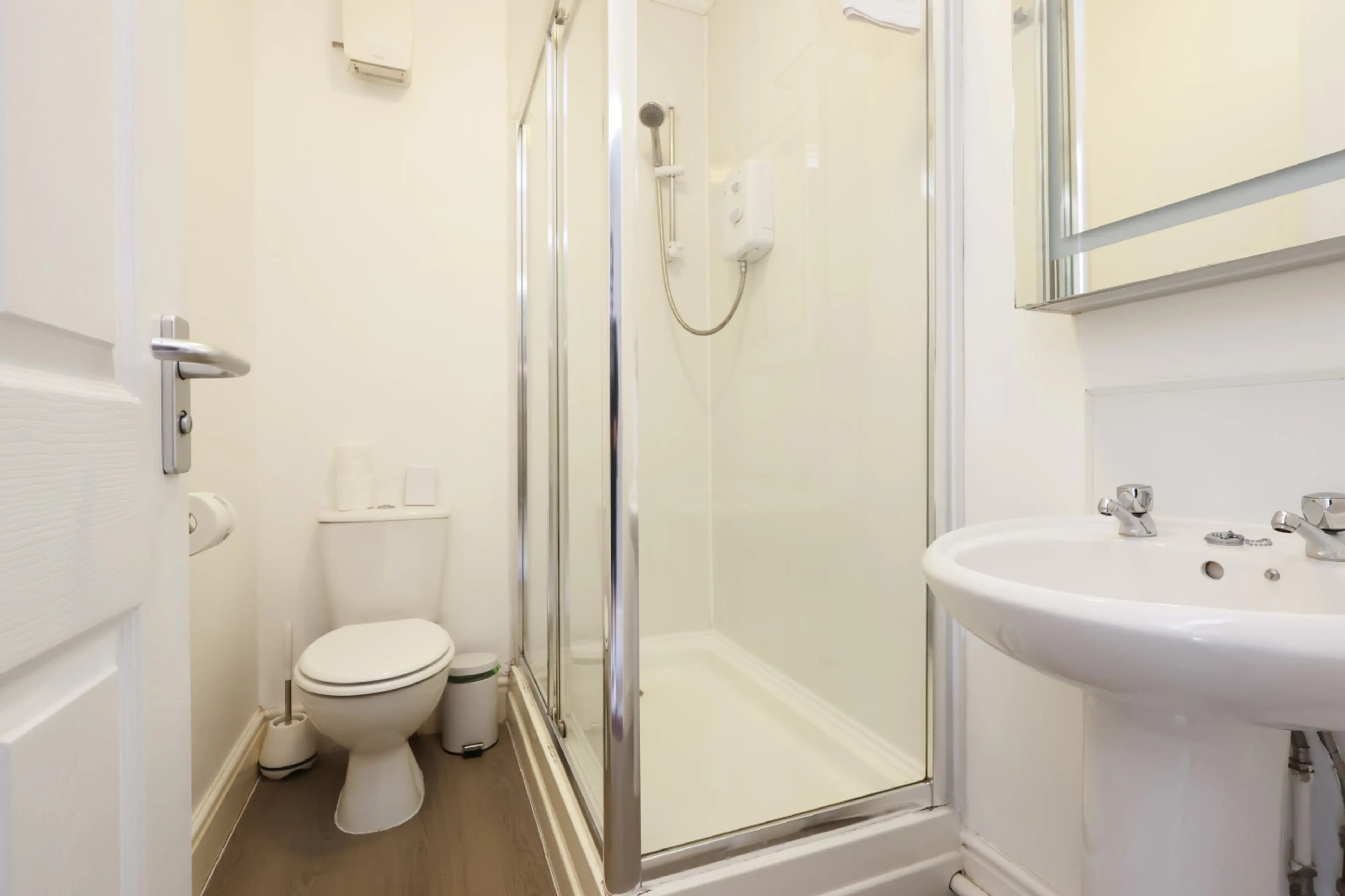 41 Pant Street - Image 16