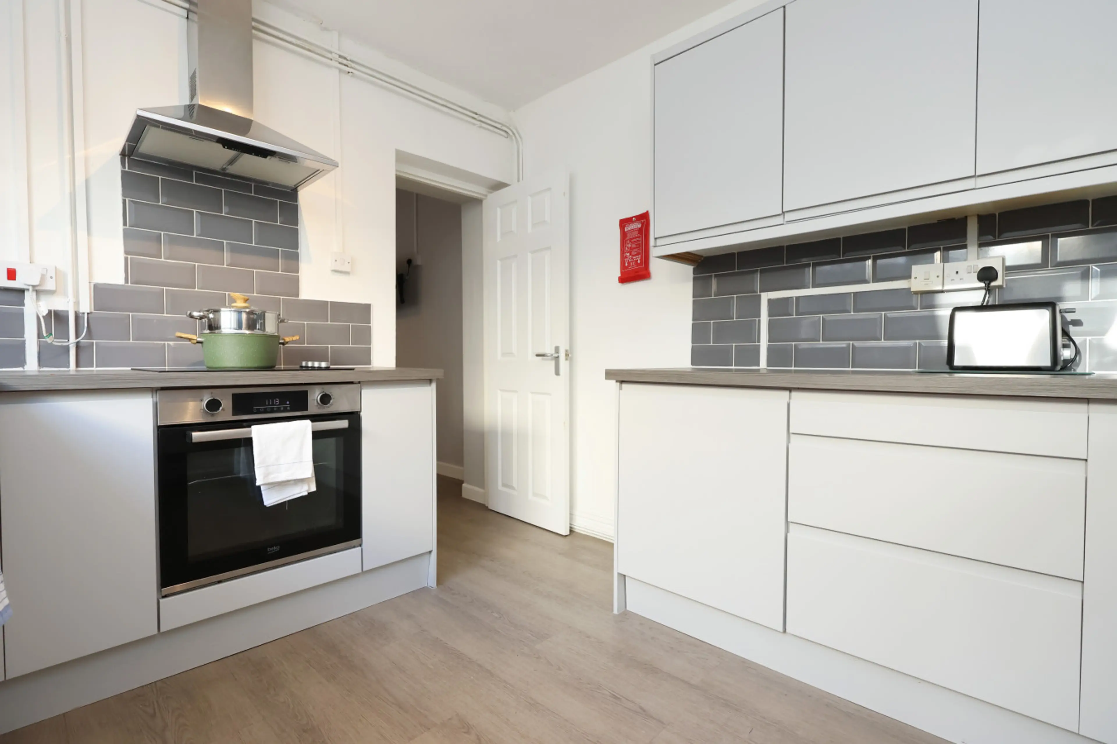 41 Pant Street - Image 10