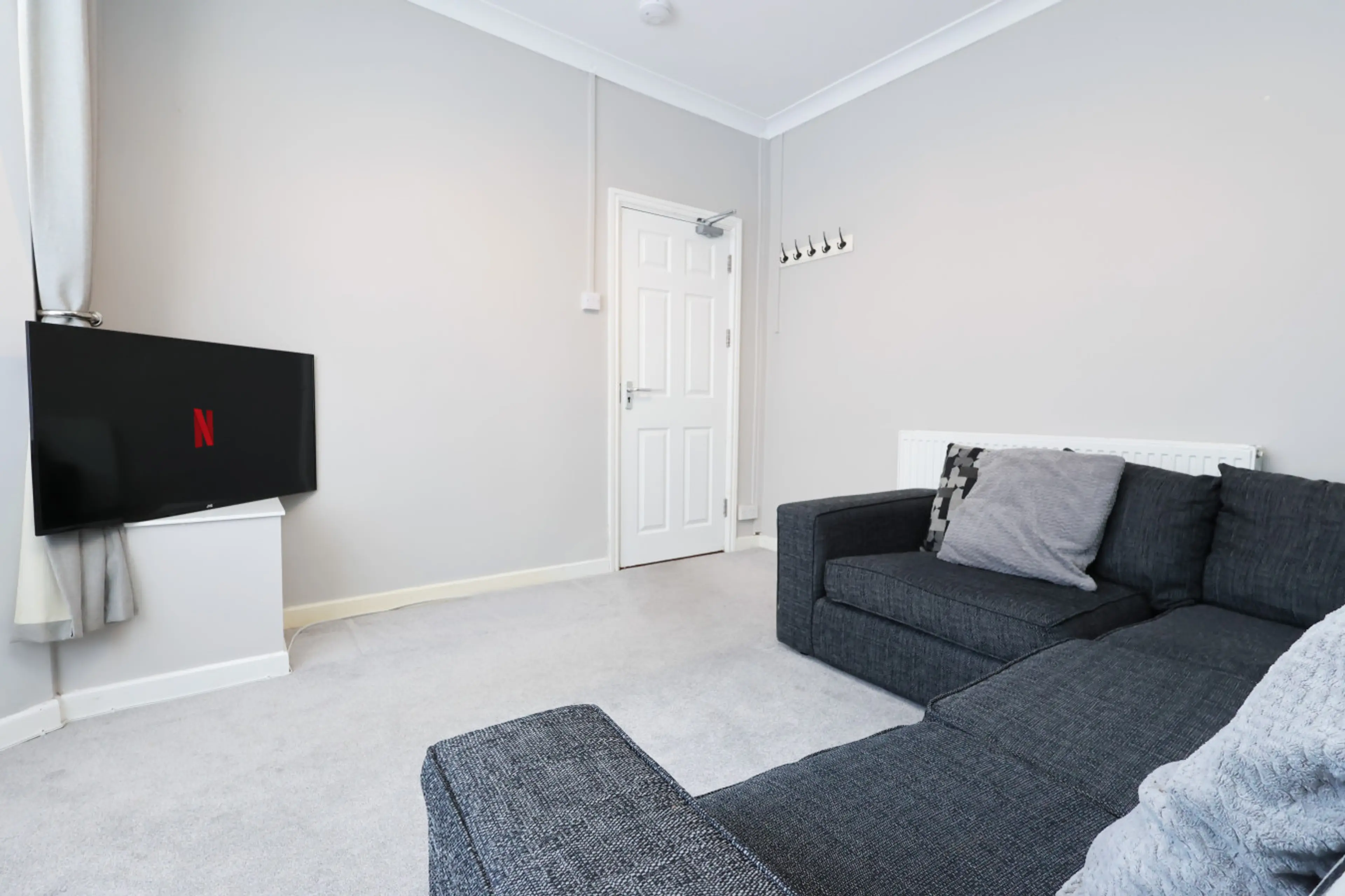 41 Pant Street - Image 52