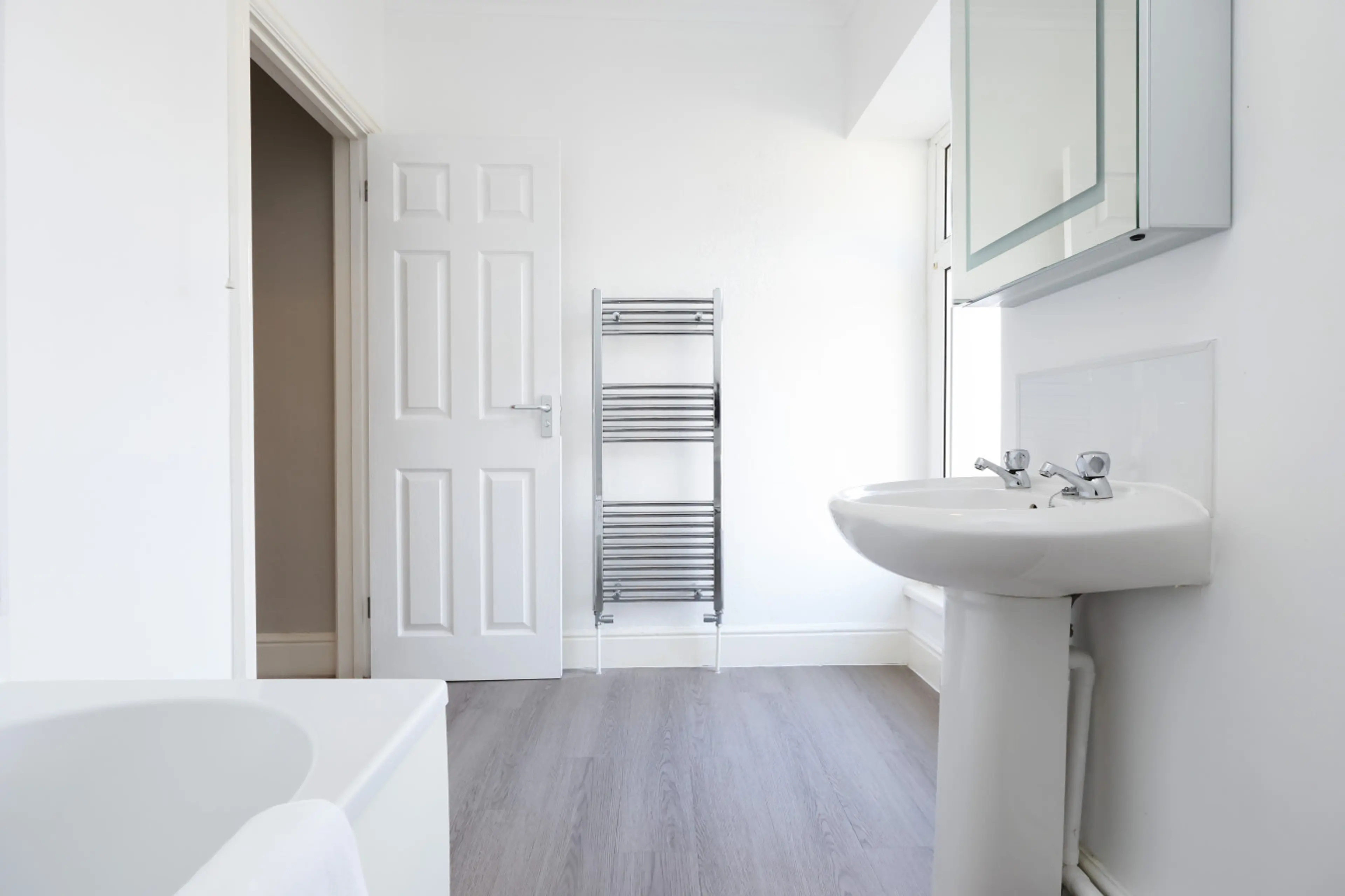 41 Pant Street - Image 23