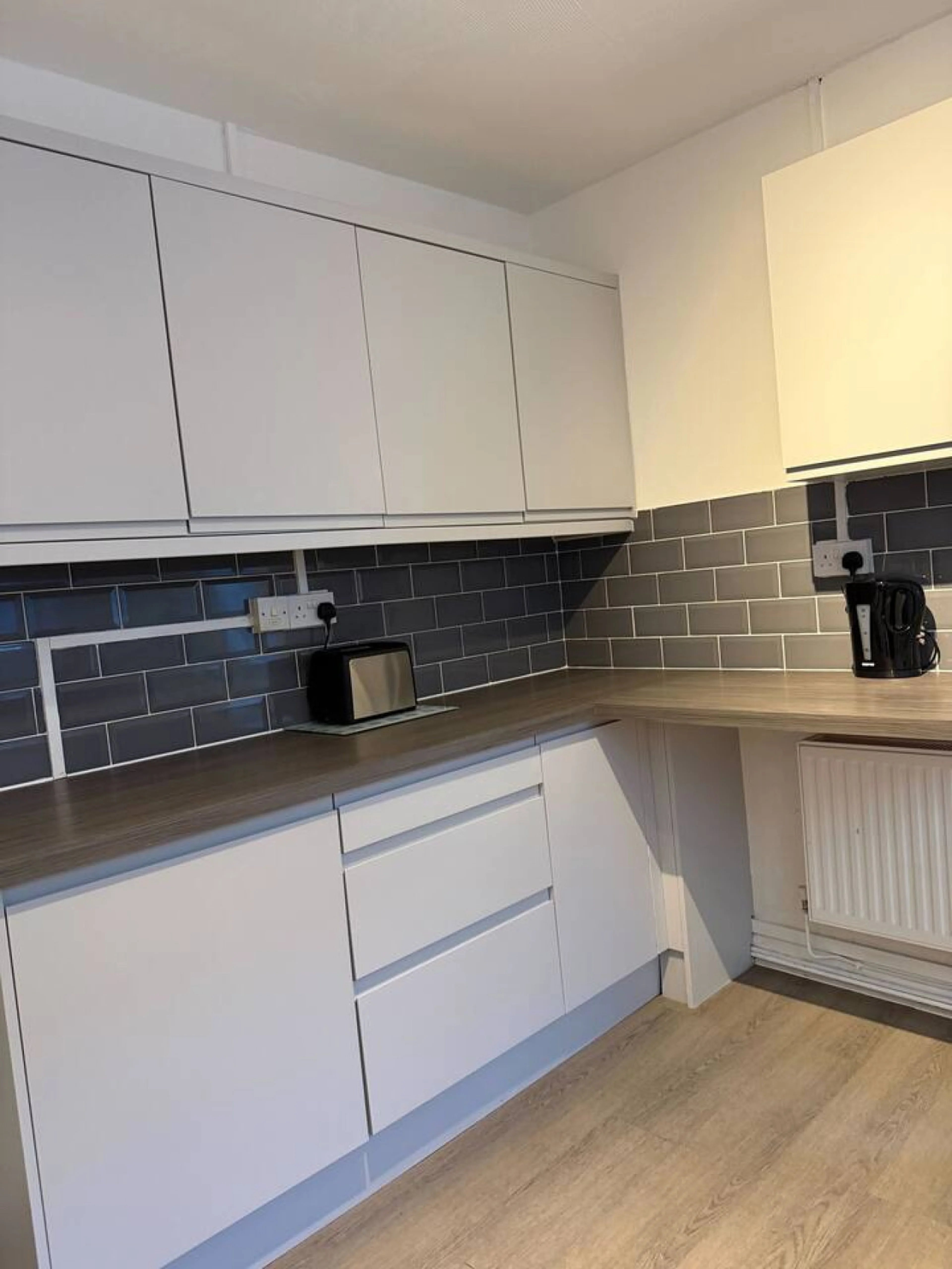 Workers Rest •3 Bed •2 Bath •Ideal for Contractors - View 2