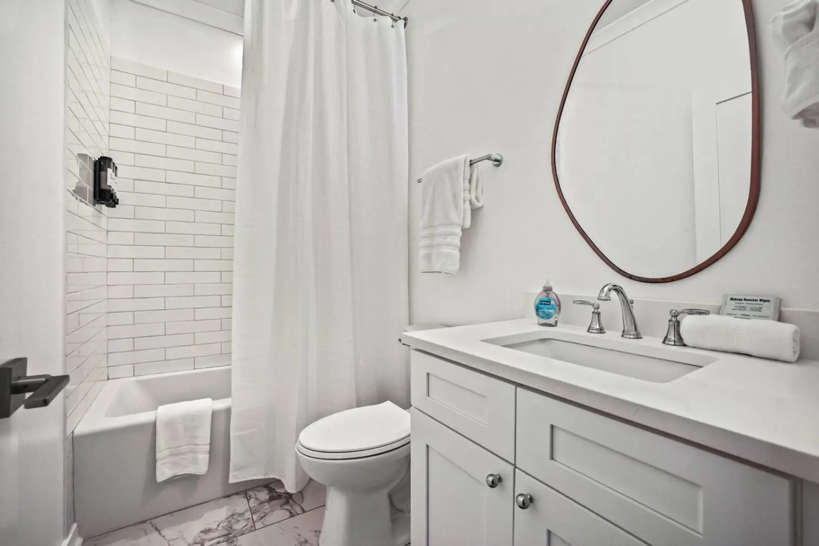 Beach Access Condo-Walk to Downtown-Pets Welcome w/ Fee vacation rental in Pass Christian, MS — photo 17
