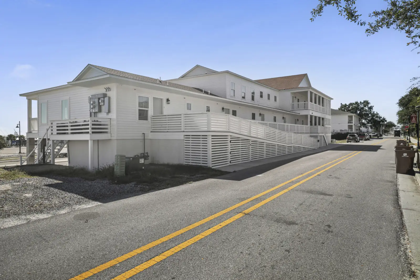 Couples Escape-Water View-King Bed-Pets Welcome w/ Fee vacation rental in Pass Christian, MS — photo 10