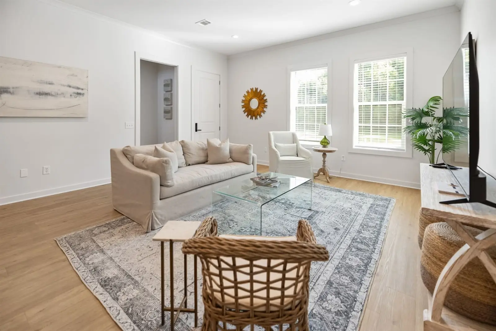 Spacious 3BR Retreat — photo 2