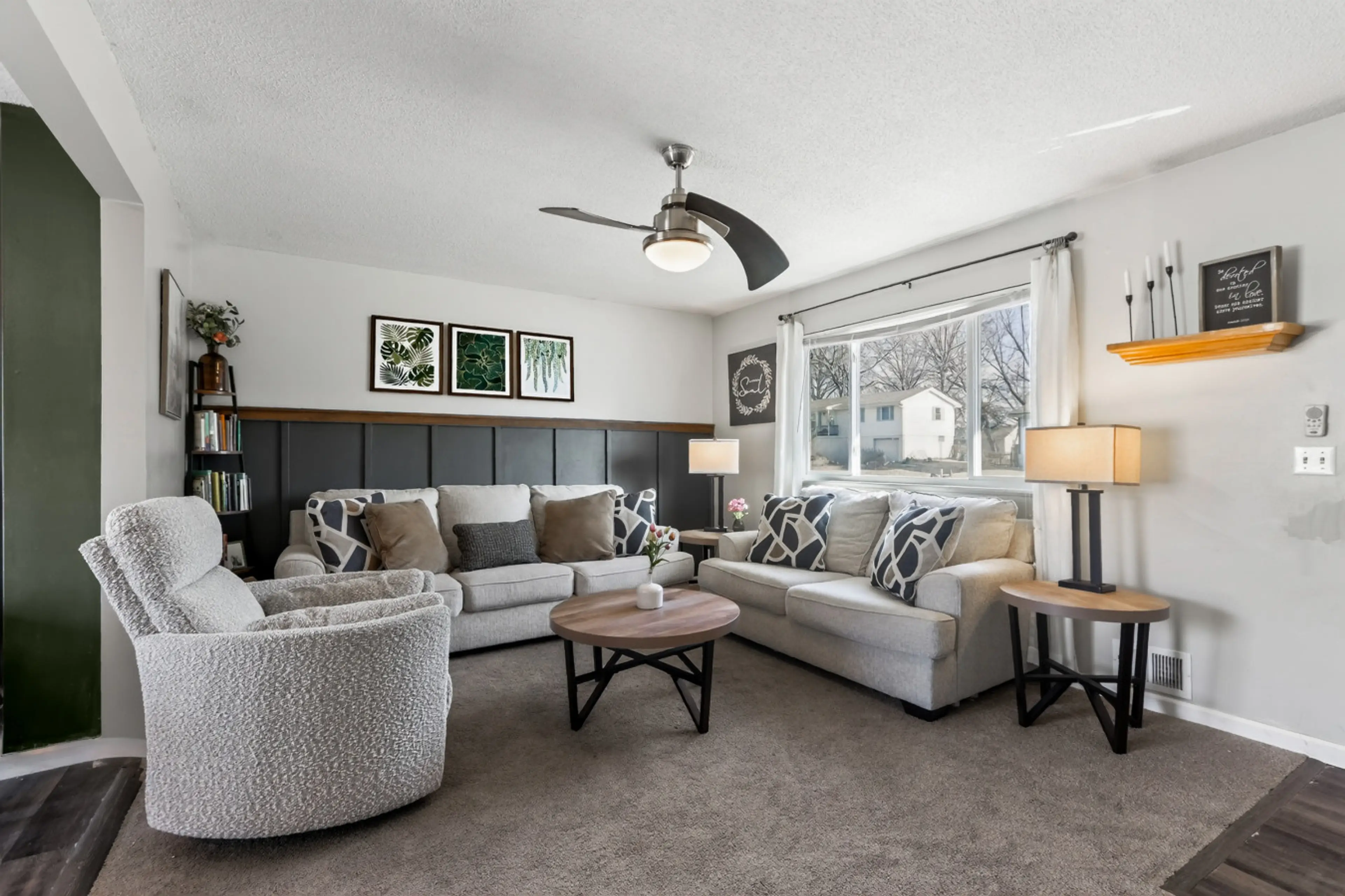 Where modern comfort meets moody charm ✨ Just add your favorite playlist and a cup of coffee — and you’ve found your new favorite spot to unwind.