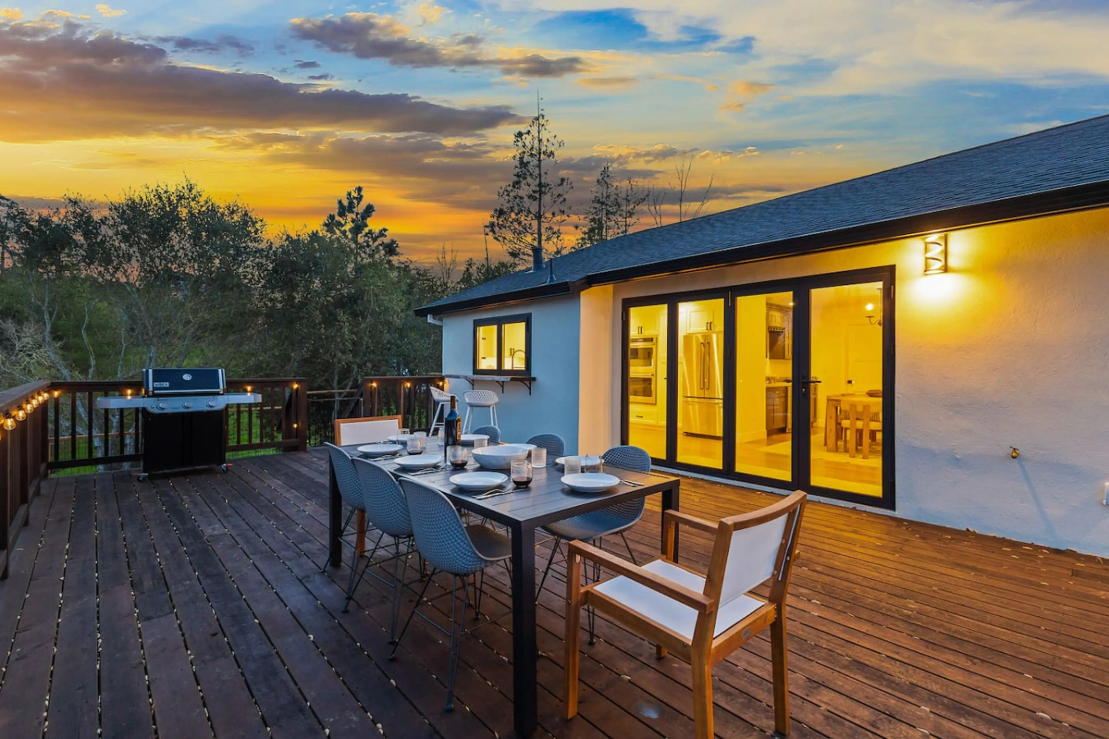 Enjoy Twilight Dinners on the deck