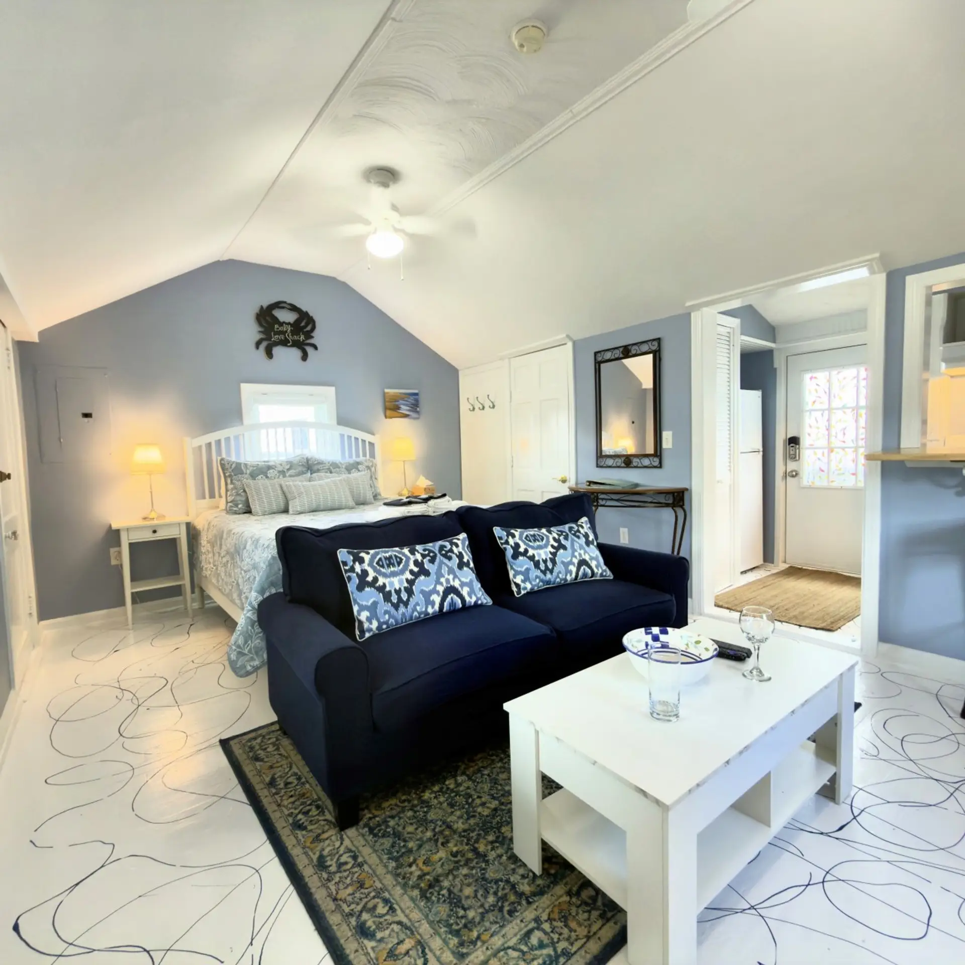 Relax in the cozy, spacious Baby Love Shack, just minutes from music, arcades, and dining!