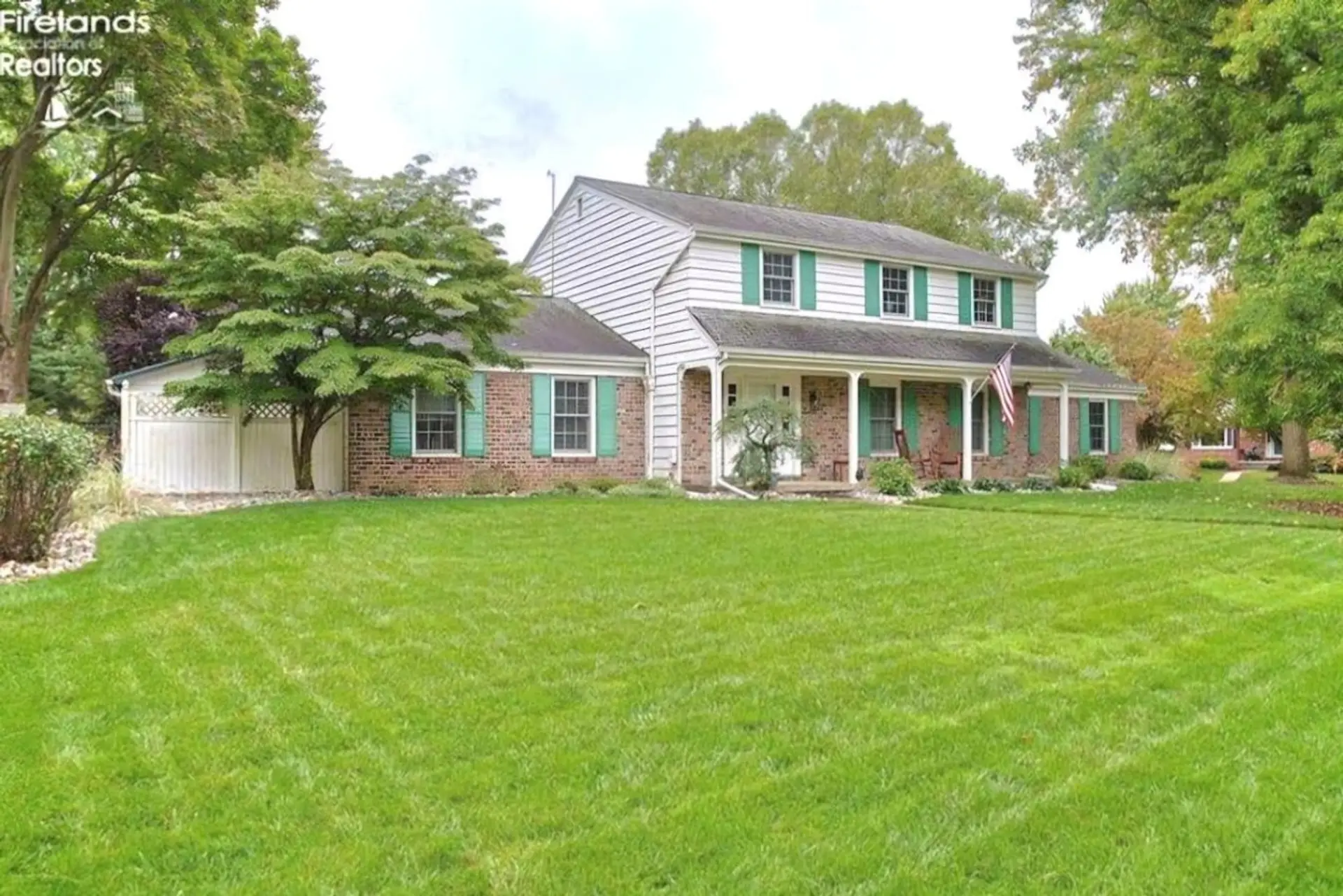 Welcome to The Norwalk Nest—a spacious 5-bedroom home with room for the whole group, tucked into an established neighborhood just minutes from Historic Downtown Norwalk.