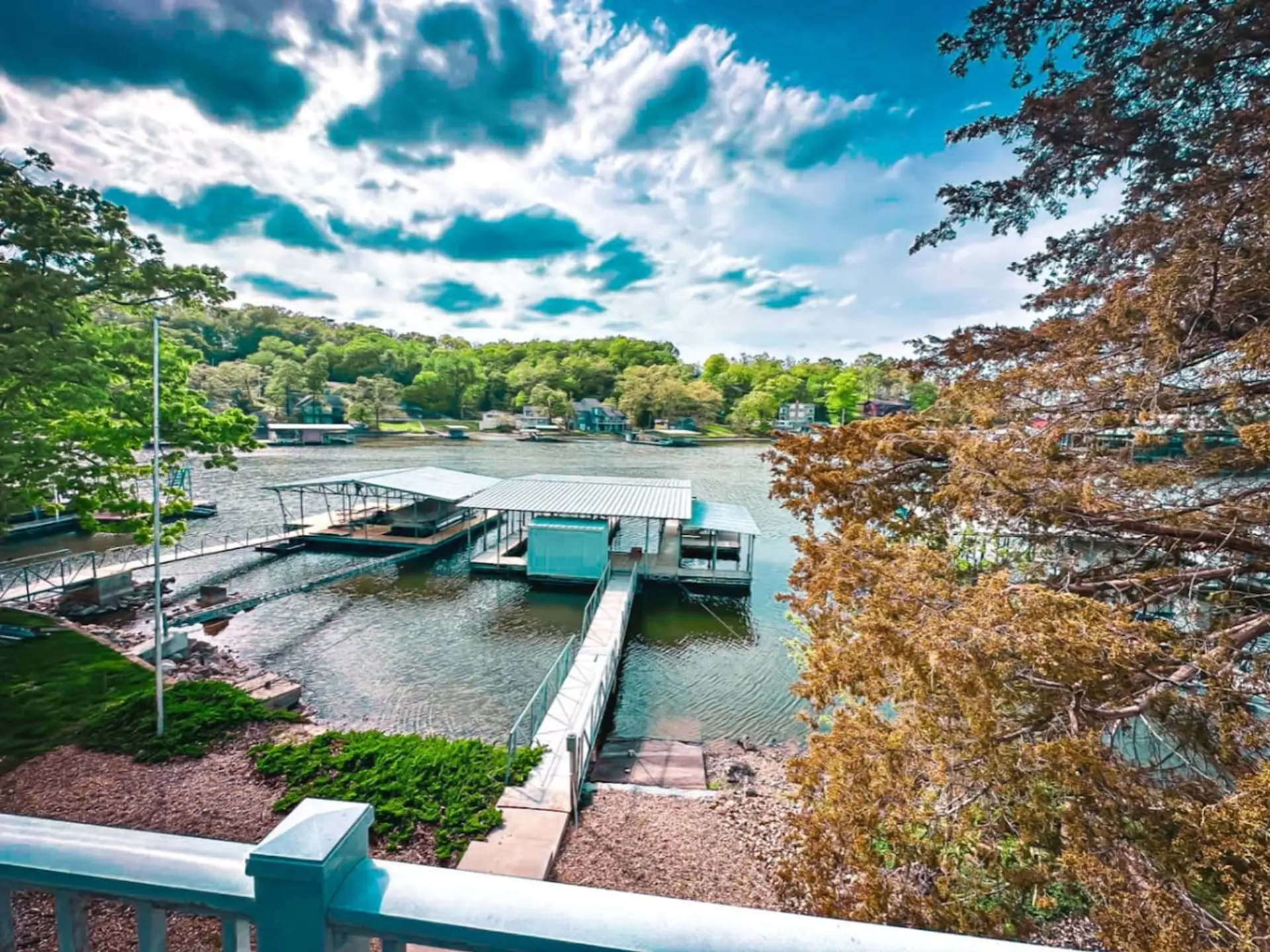 Lakefront 3Bedroom Home With Gorgeous Lakeviews