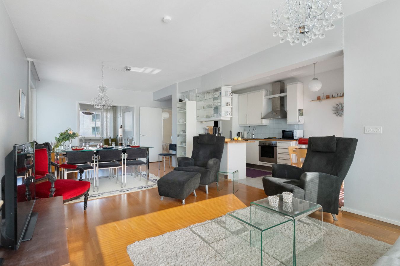 Aurora City Apartment 3bdr