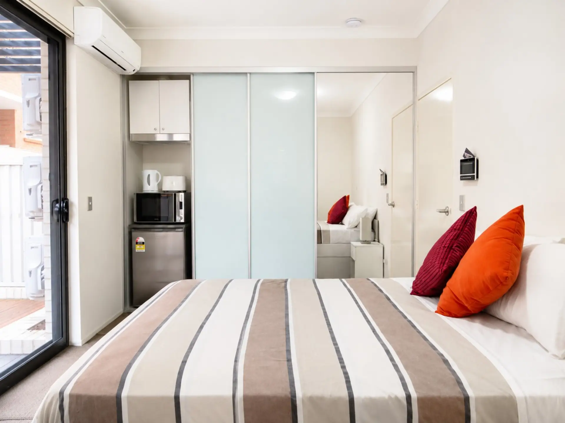 bedroom1