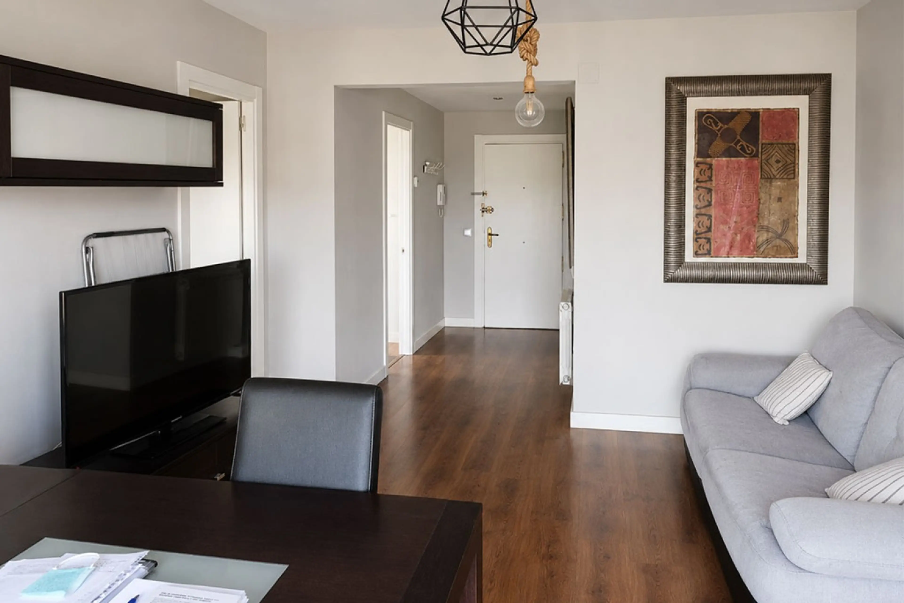 Elegante Apartamento con Balcón y Vistas Panorámicas