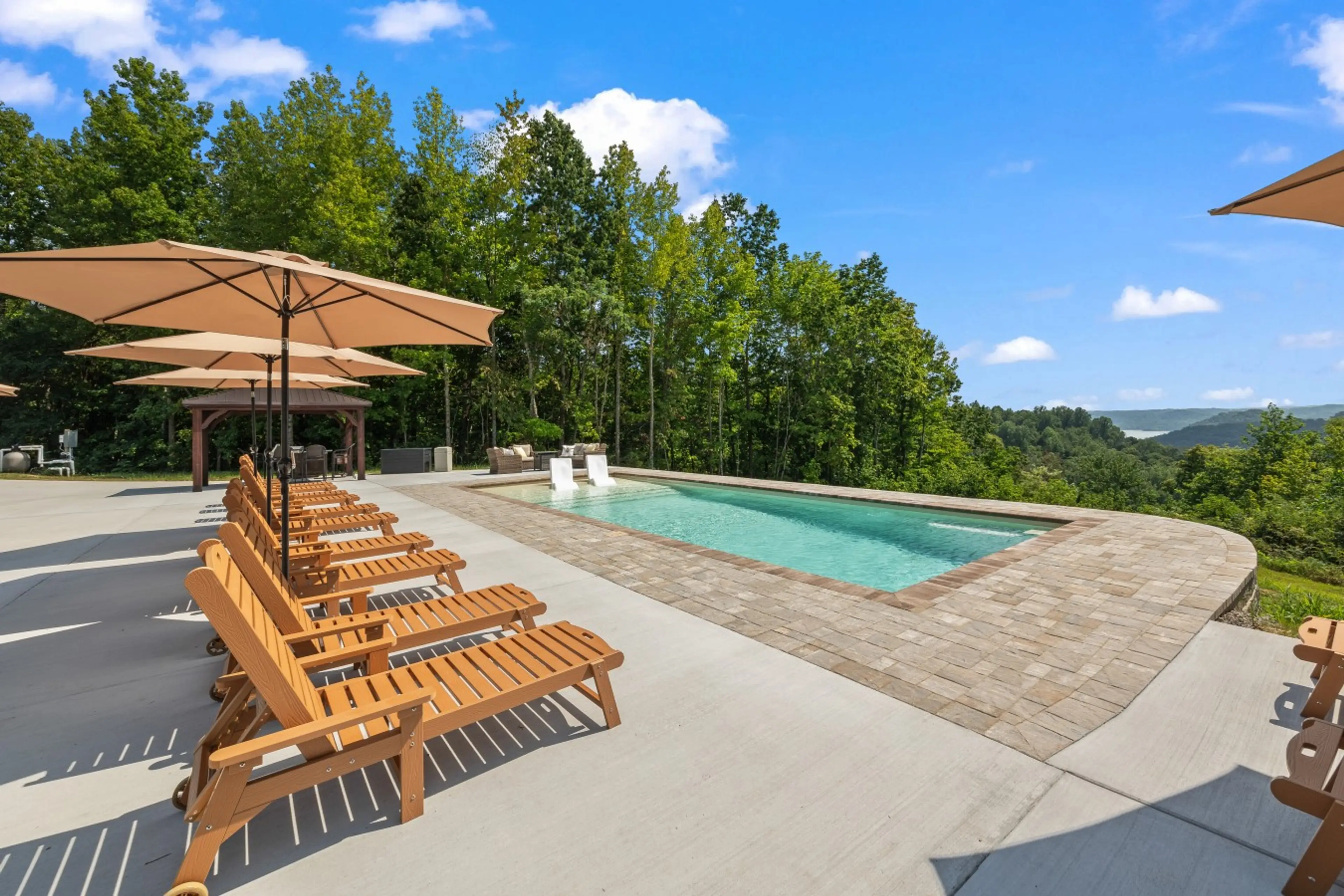Due West Hideaways at Leeric Lodge on Center Hill Lake, Mountain Resort, Mountain Retreat, Adult only vacation, Staycation, Nashville Tennessee