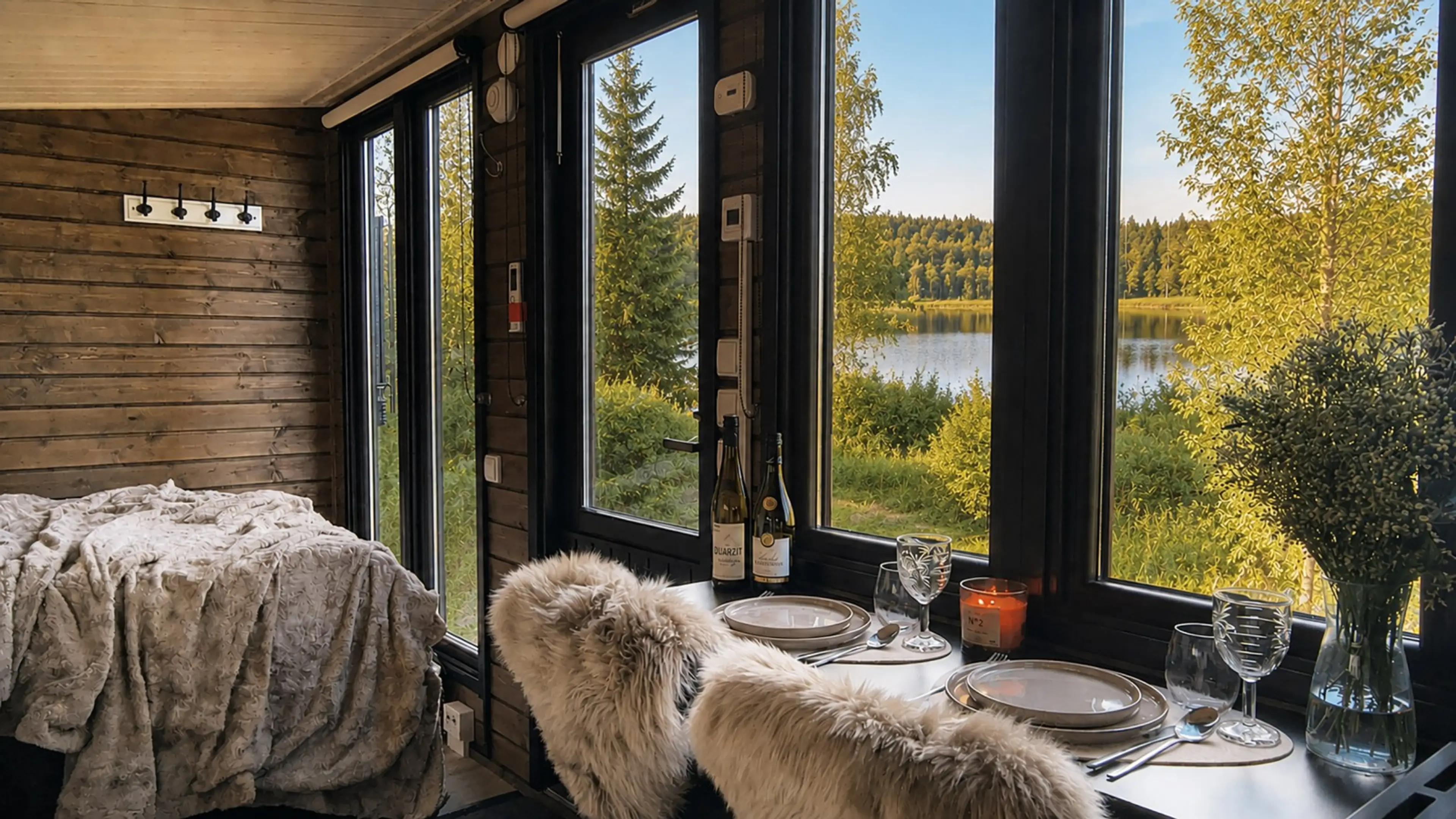 Small Lakeview Cabin View