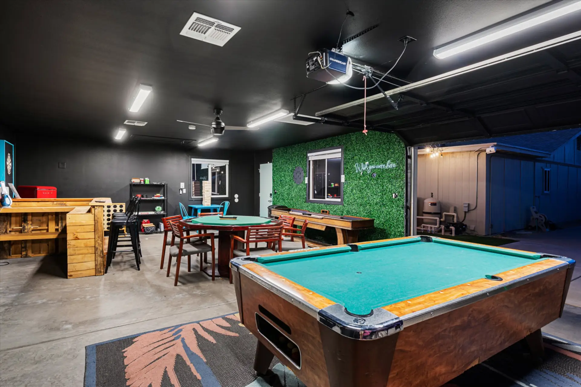 Deatched Game Room