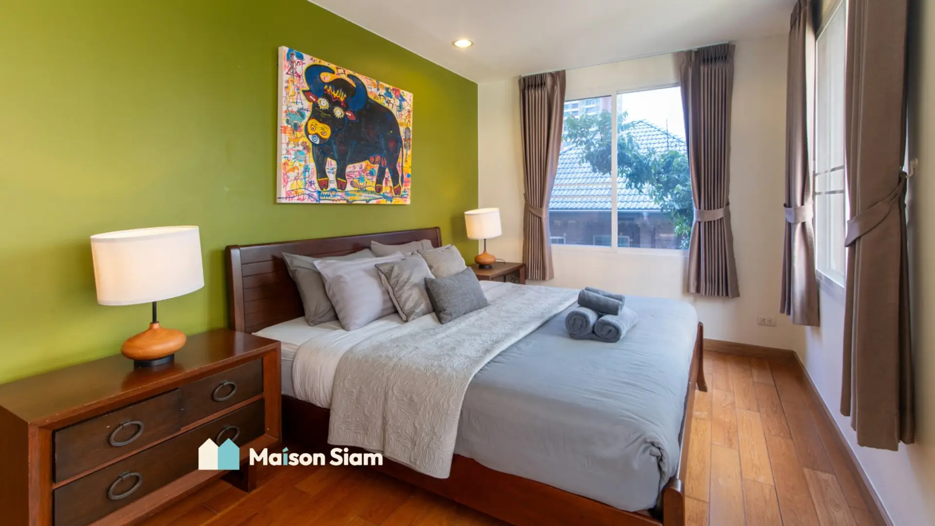Master Bedroom (7)