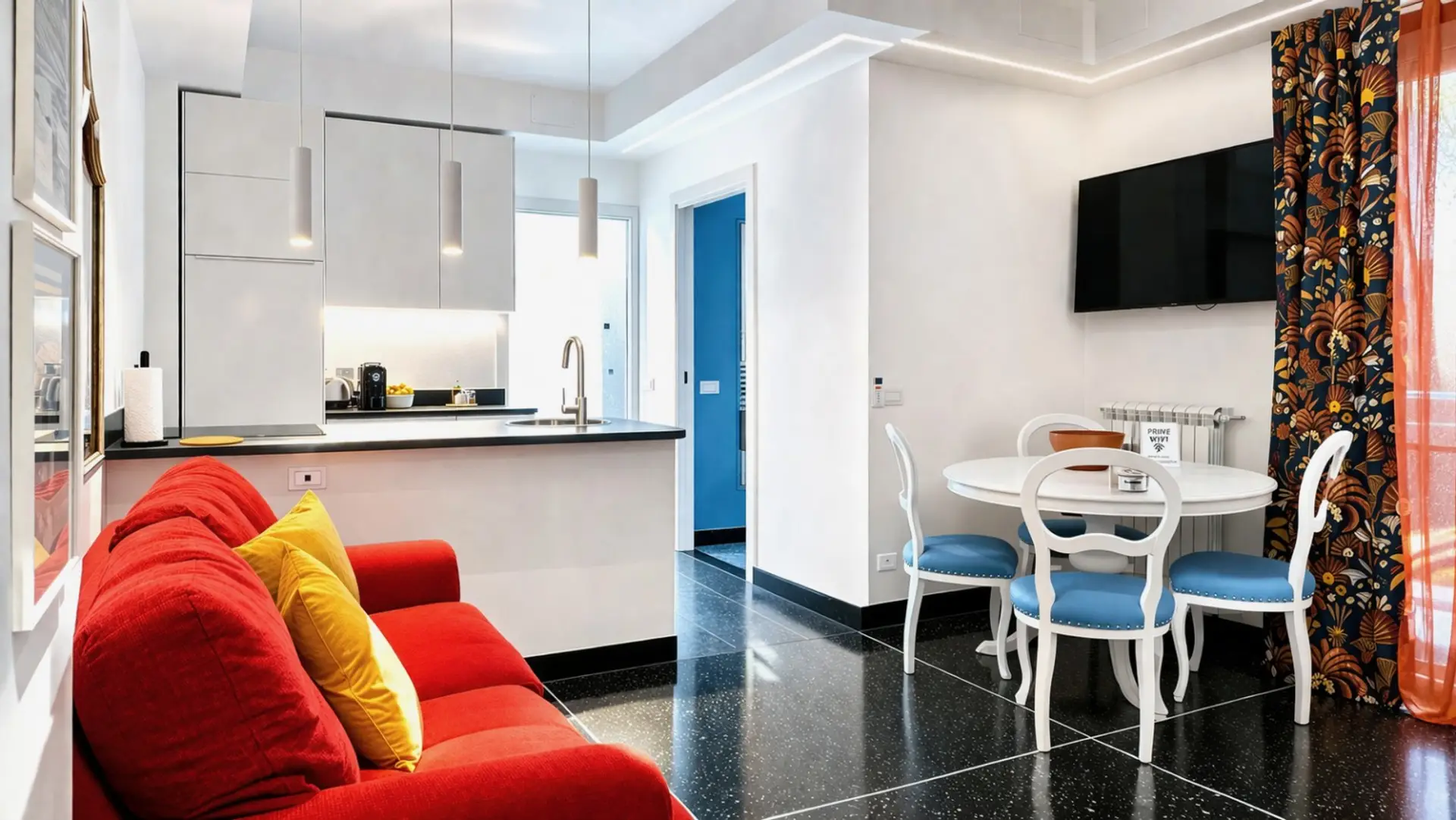 Luminoso open space dal design moderno con cucina attrezzata, zona pranzo fino a 6 persone e comodo divano letto. Spazio accogliente e funzionale, ideale per rilassarsi dopo una giornata di mare a Bogliasco. Condizionatore, tende oscuranti, WiFi.