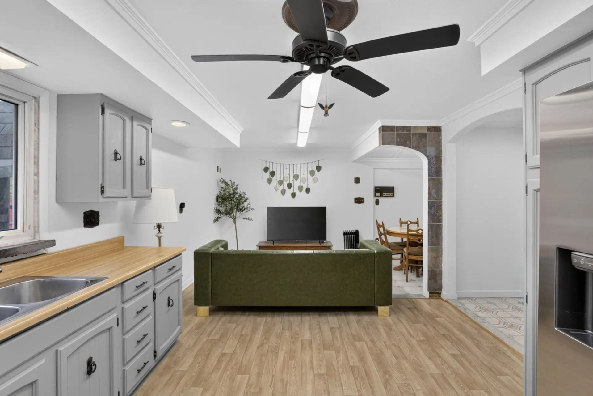 Spacious living room