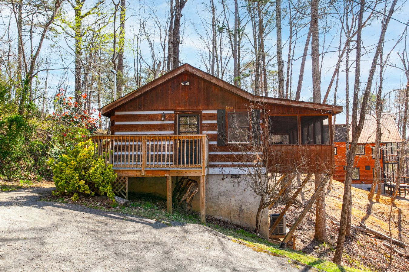 The Secret Nest | Hot Tub & Jacuzzi Tub + Pet Friendly!