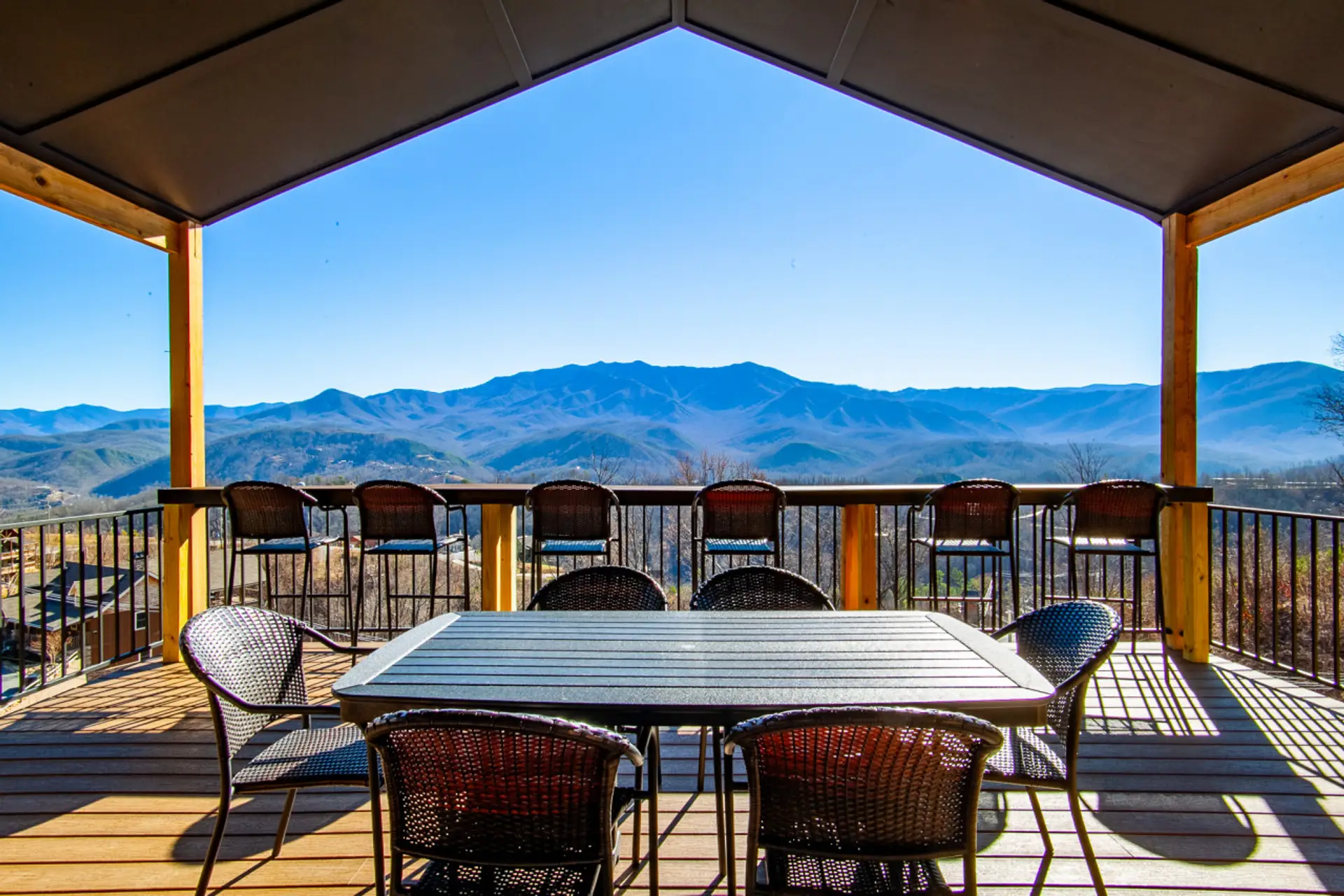 Scenic mountain retreat with breathtaking views and cozy seating.