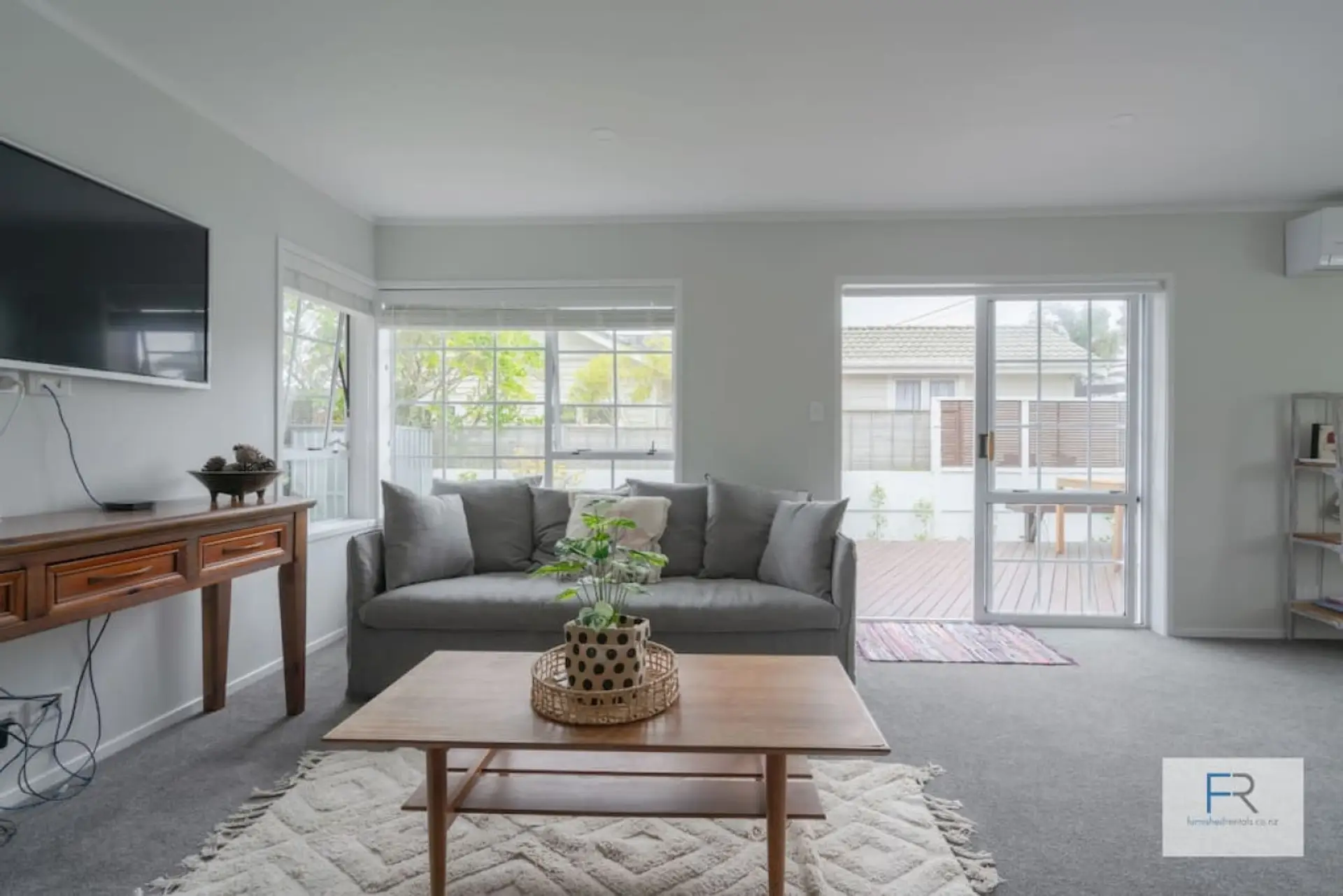 Lovely lounge with heat pump and smart tv