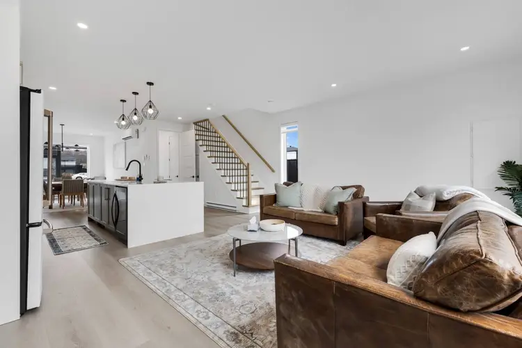 3BR Townhouse | Private Jacuzzi | Park Views | Mirabel