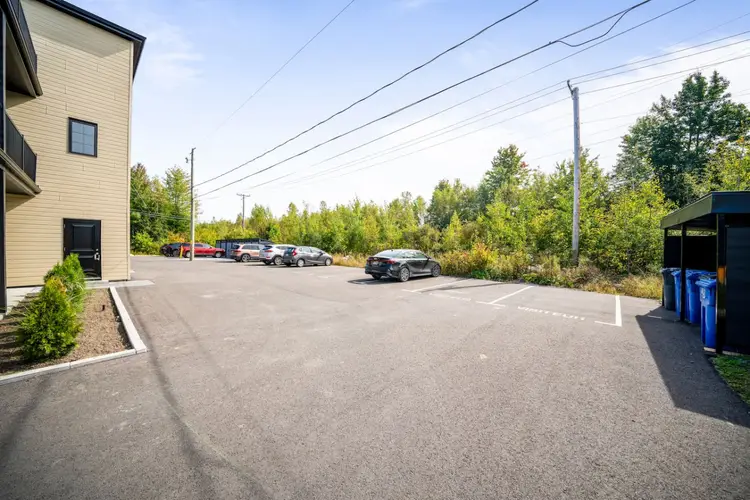 3BR Penthouse Condo | Home Office | Pets Welcome | Mirabel