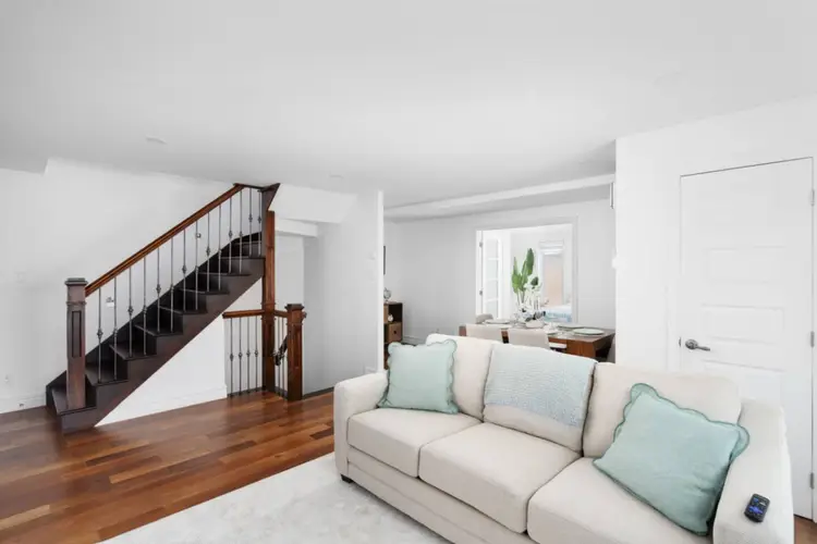 Spacious 3BR Townhouse | All King Beds | Underground Parking | Boisbriand