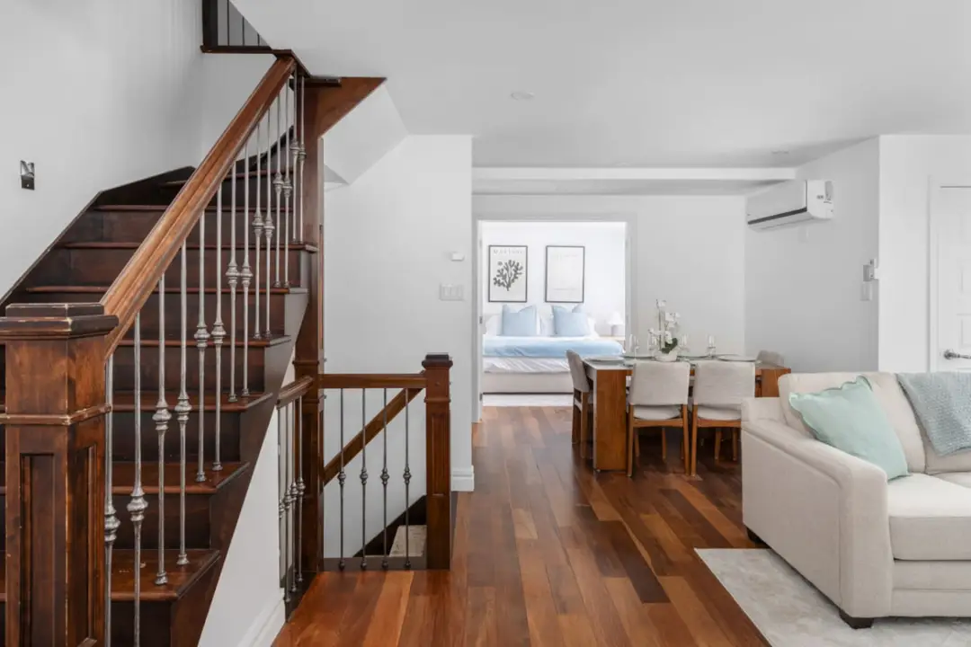 Spacious 3BR Townhouse | All King Beds | Underground Parking | Boisbriand