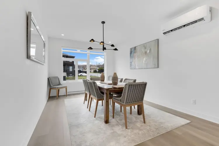 5-Star Townhouse | Private Jacuzzi | Family Neighbourhood | Mirabel