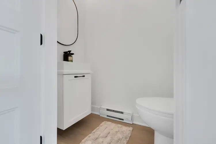 5-Star Townhouse | Private Jacuzzi | Family Neighbourhood | Mirabel