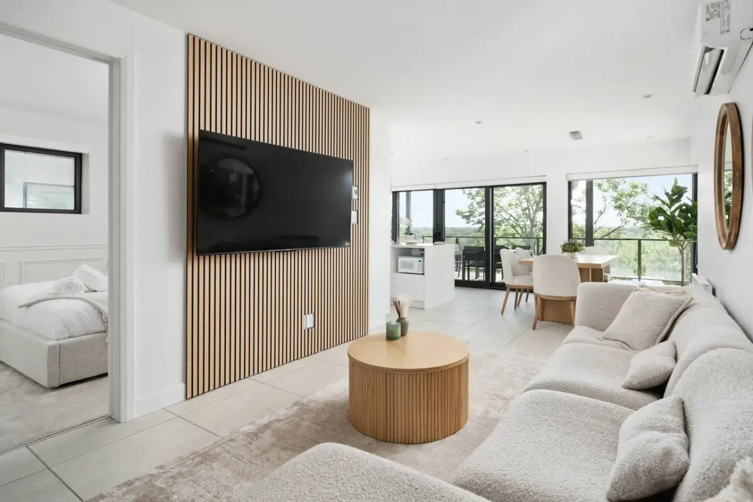 Waterfront 2BR Condo | Garage Parking | Laval Riverfront | Pets Welcome