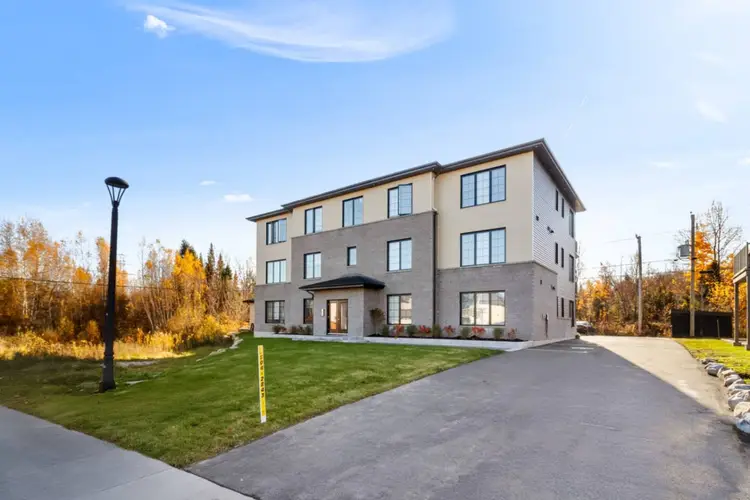 3BR Condo | Private Jacuzzi | Home Office | Mirabel