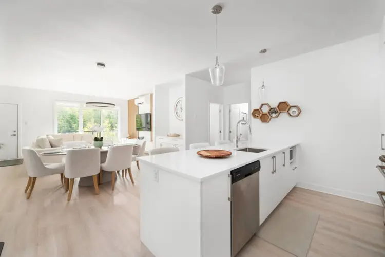 Guest Favourite 3BR Condo | Quiet and Modern | Mirabel