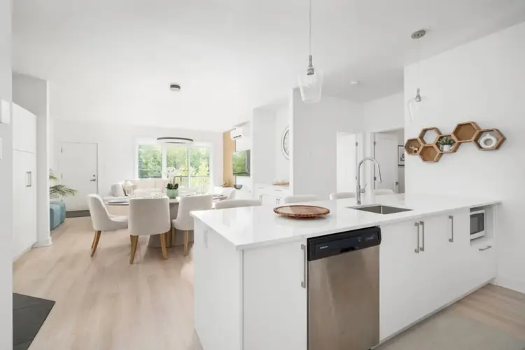Guest Favourite 3BR Condo | Quiet and Modern | Mirabel