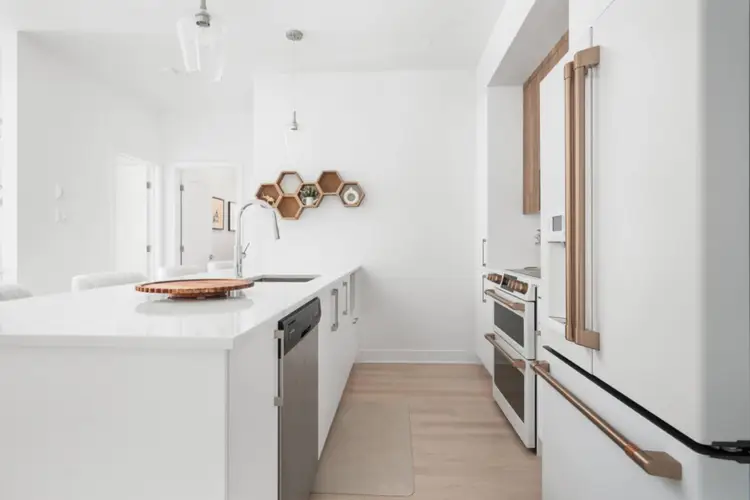 Guest Favourite 3BR Condo | Quiet and Modern | Mirabel