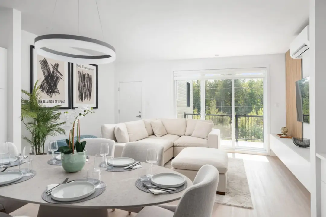 Guest Favourite 3BR Condo | Quiet and Modern | Mirabel